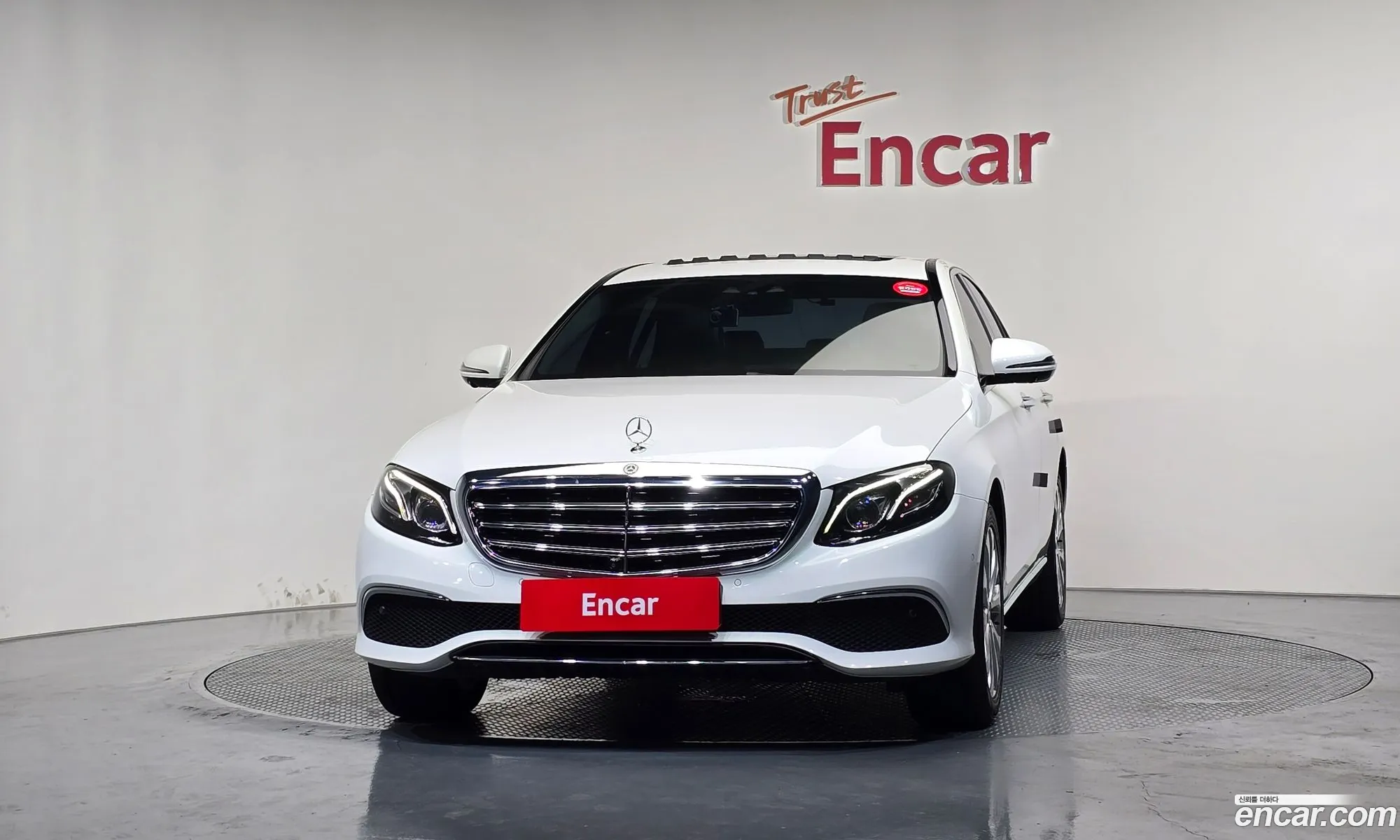 Mercedes-Benz E-Class W213 2018 WDDZF4JB1KA498175 — 4