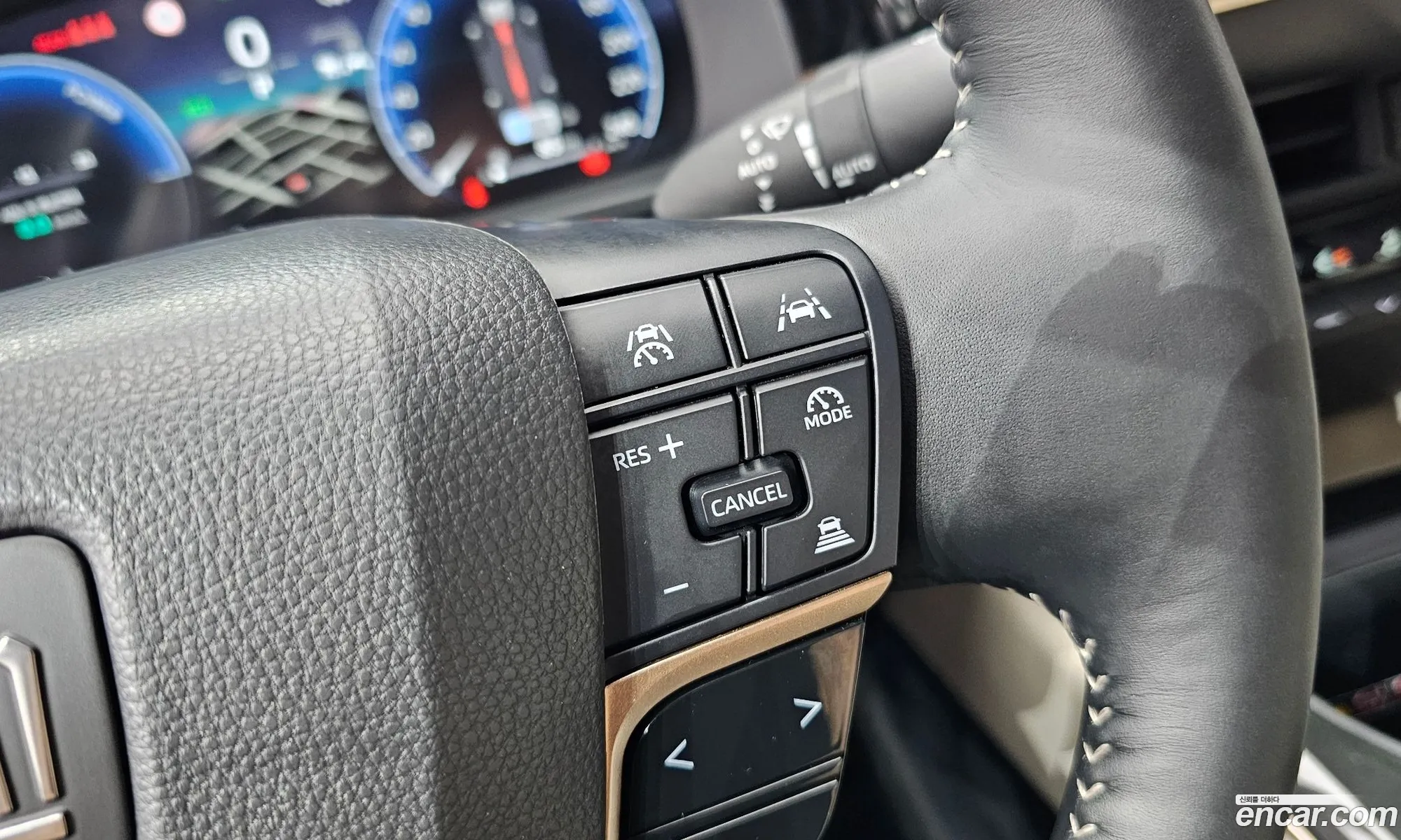 Toyota Crown Crossover 2025 JTDAAAAF2S3036610 — 19