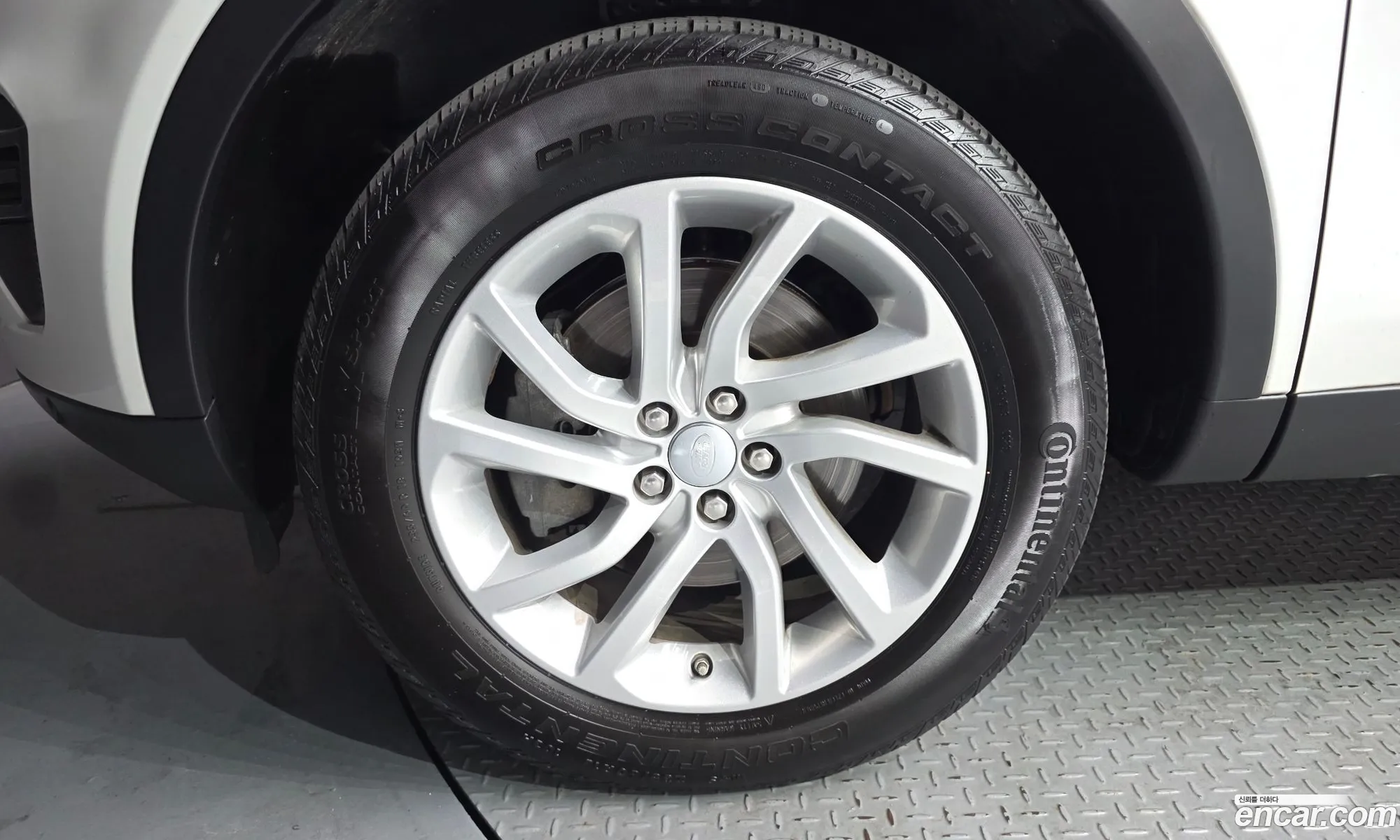 Land Rover Discovery Sport 2017 — 17