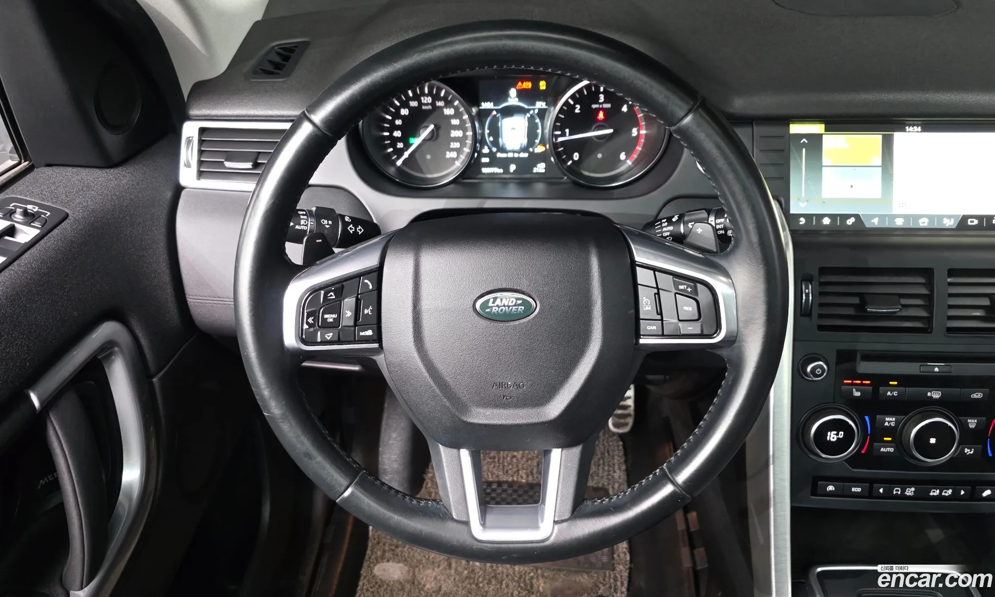 Land Rover Discovery Sport 2017 — 16