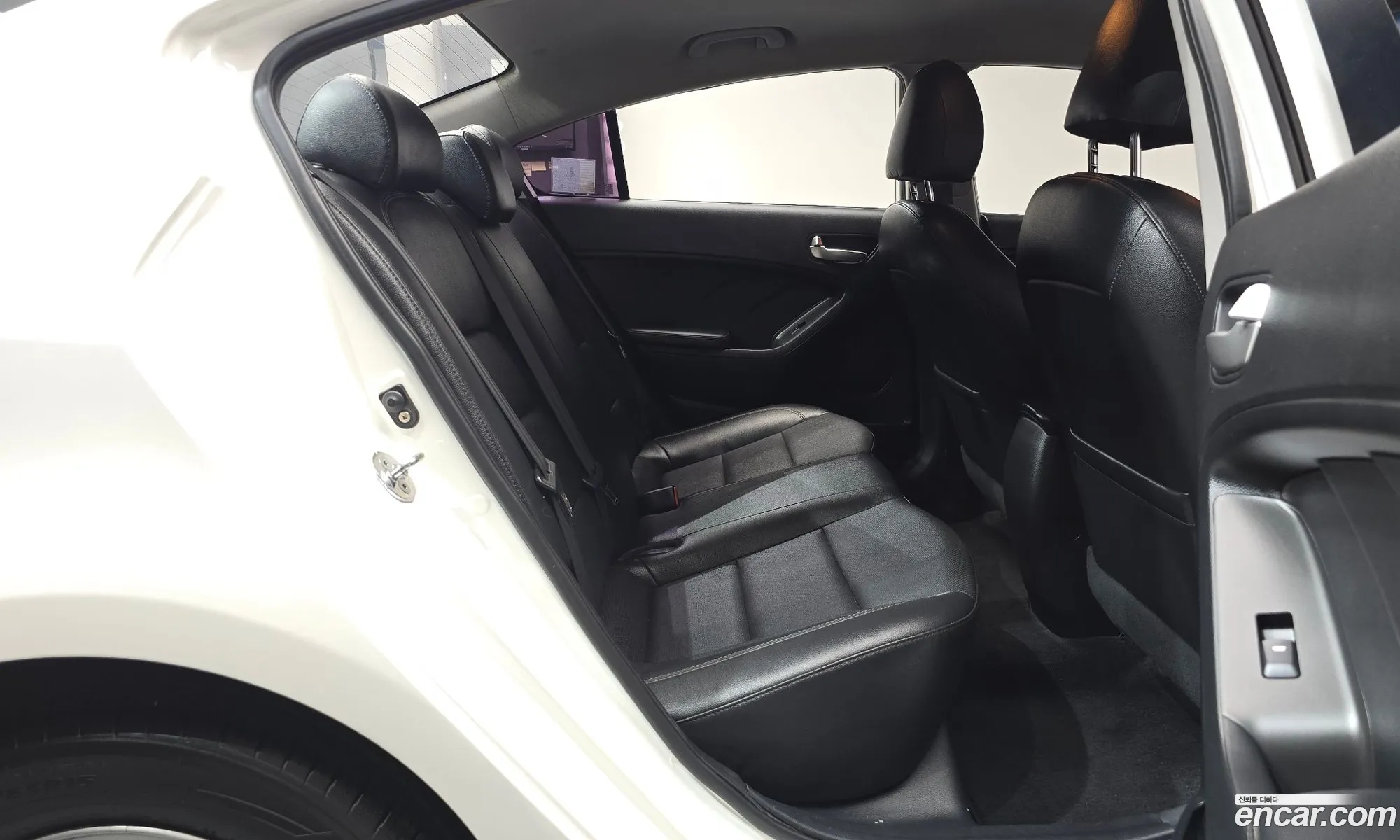 Kia K3 2015 — 18