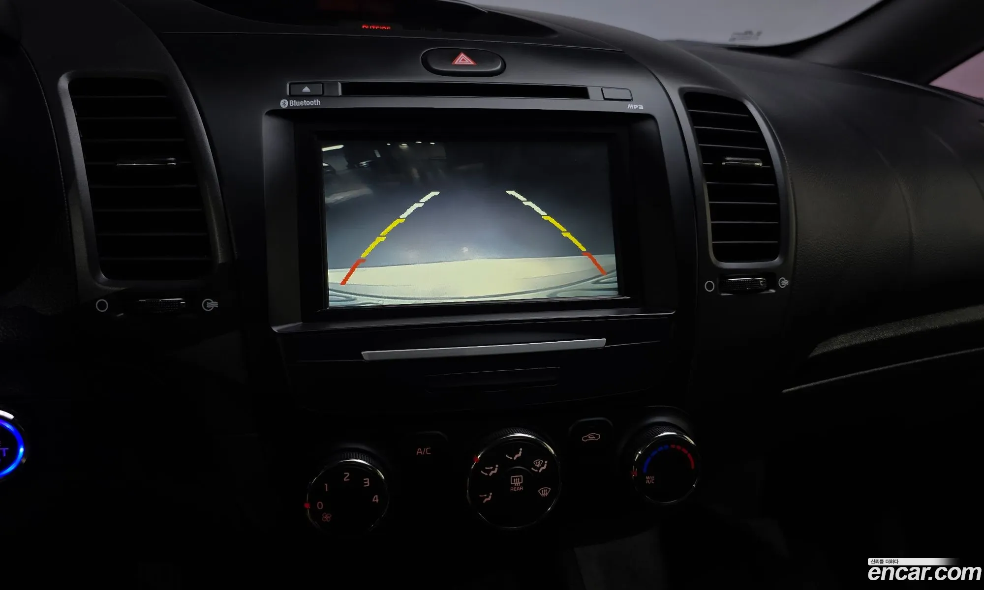 Kia K3 2015 — 10