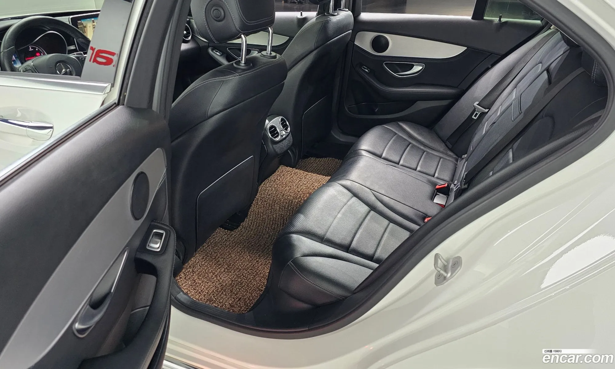 Mercedes-Benz C-Class W205 2015 WDDWF0FB8GF274786 — 9