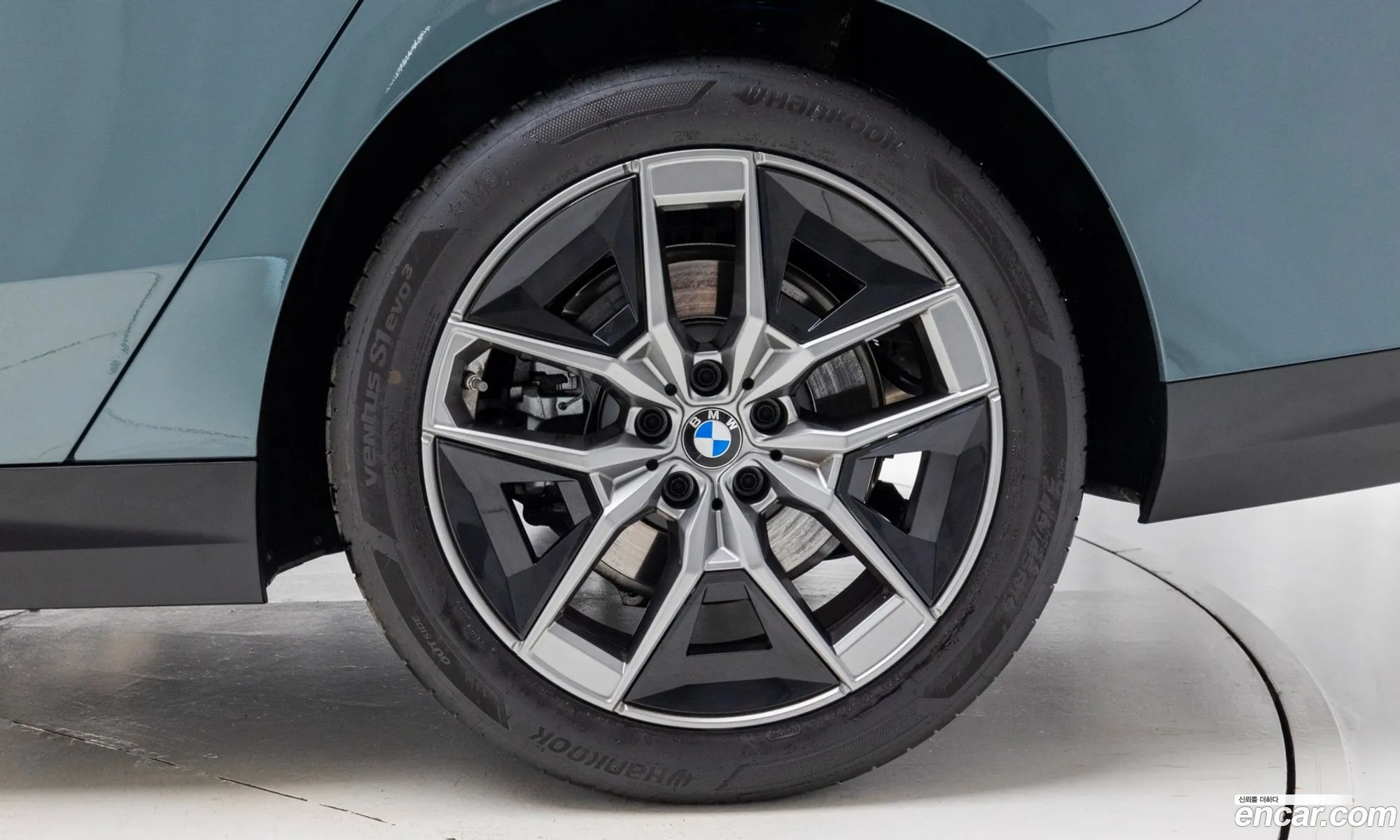 BMW 5 Series 2026 — 16