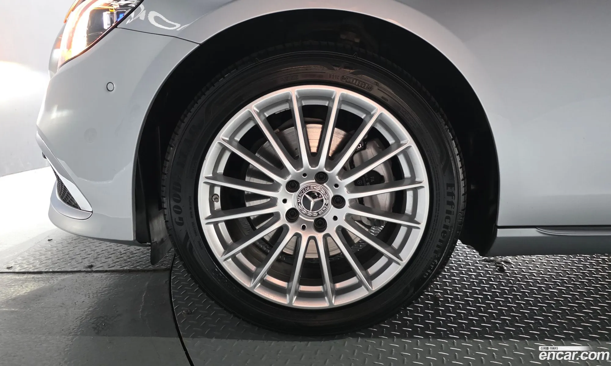 Mercedes-Benz E-Class W213 2022 — 29