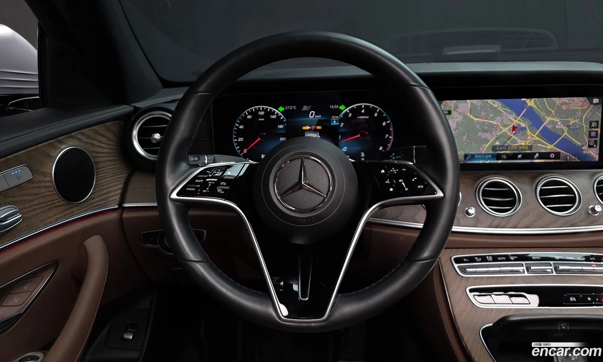 Mercedes-Benz E-Class W213 2022 — 17
