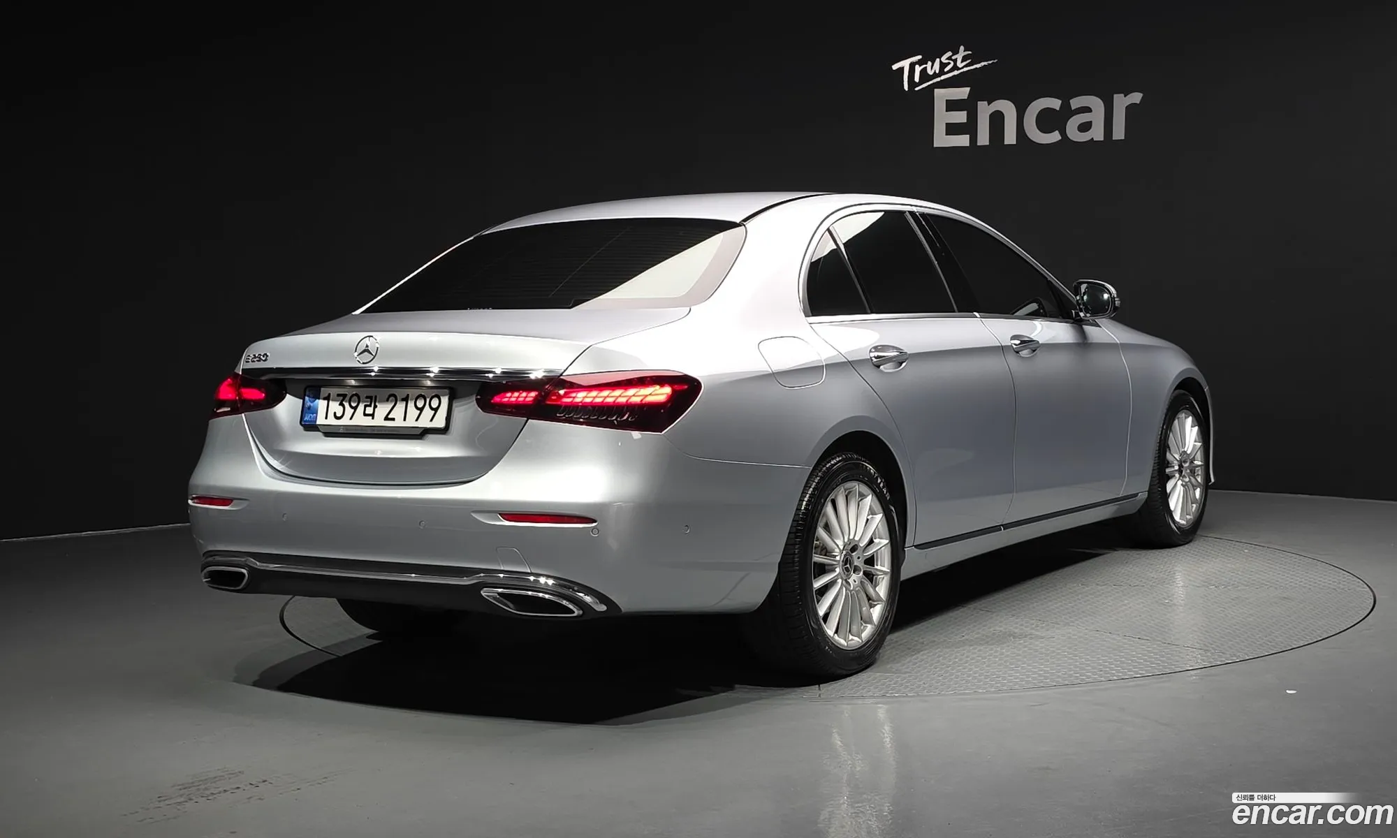 Mercedes-Benz E-Class W213 2022 — 31