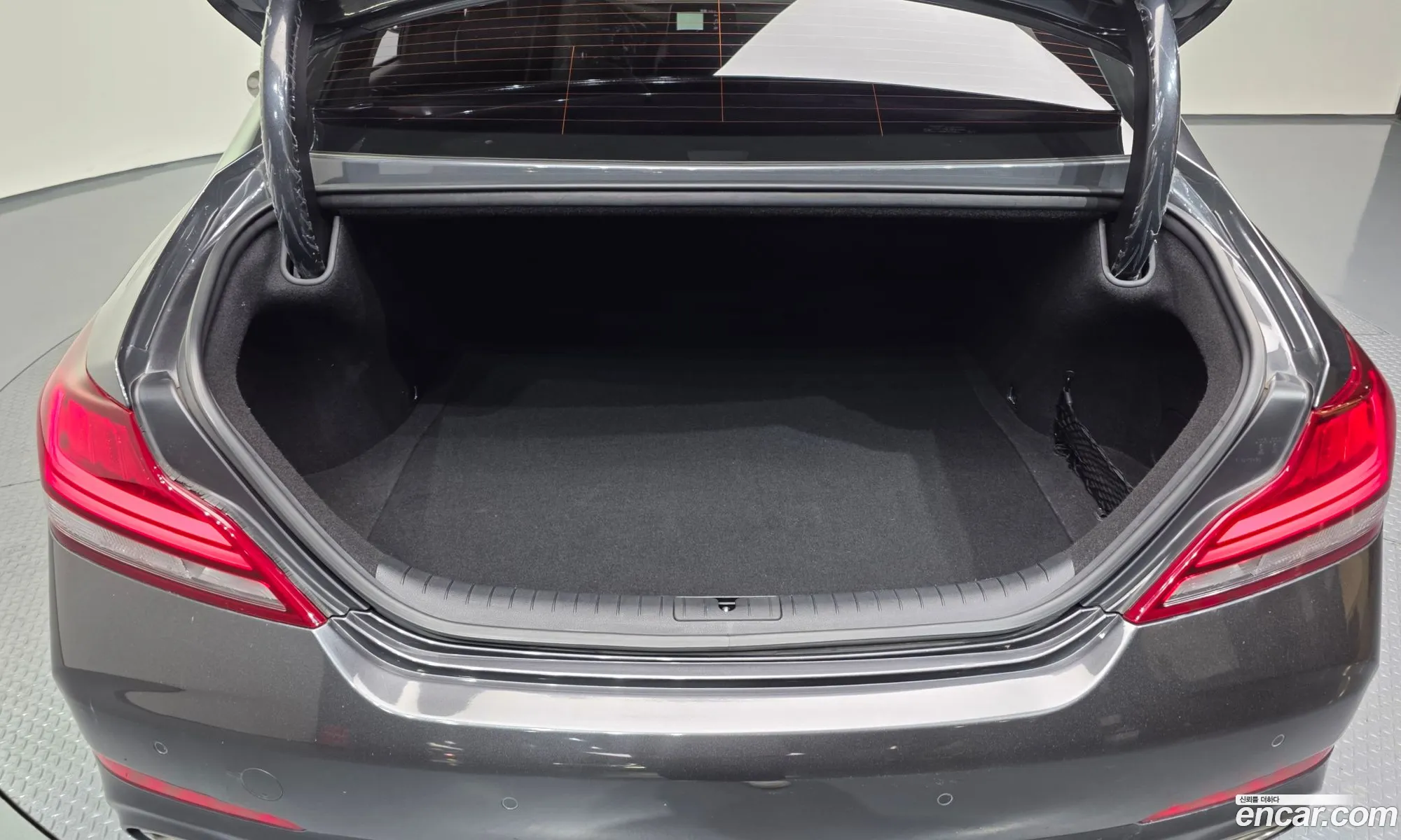 Genesis G70 2018 — 34
