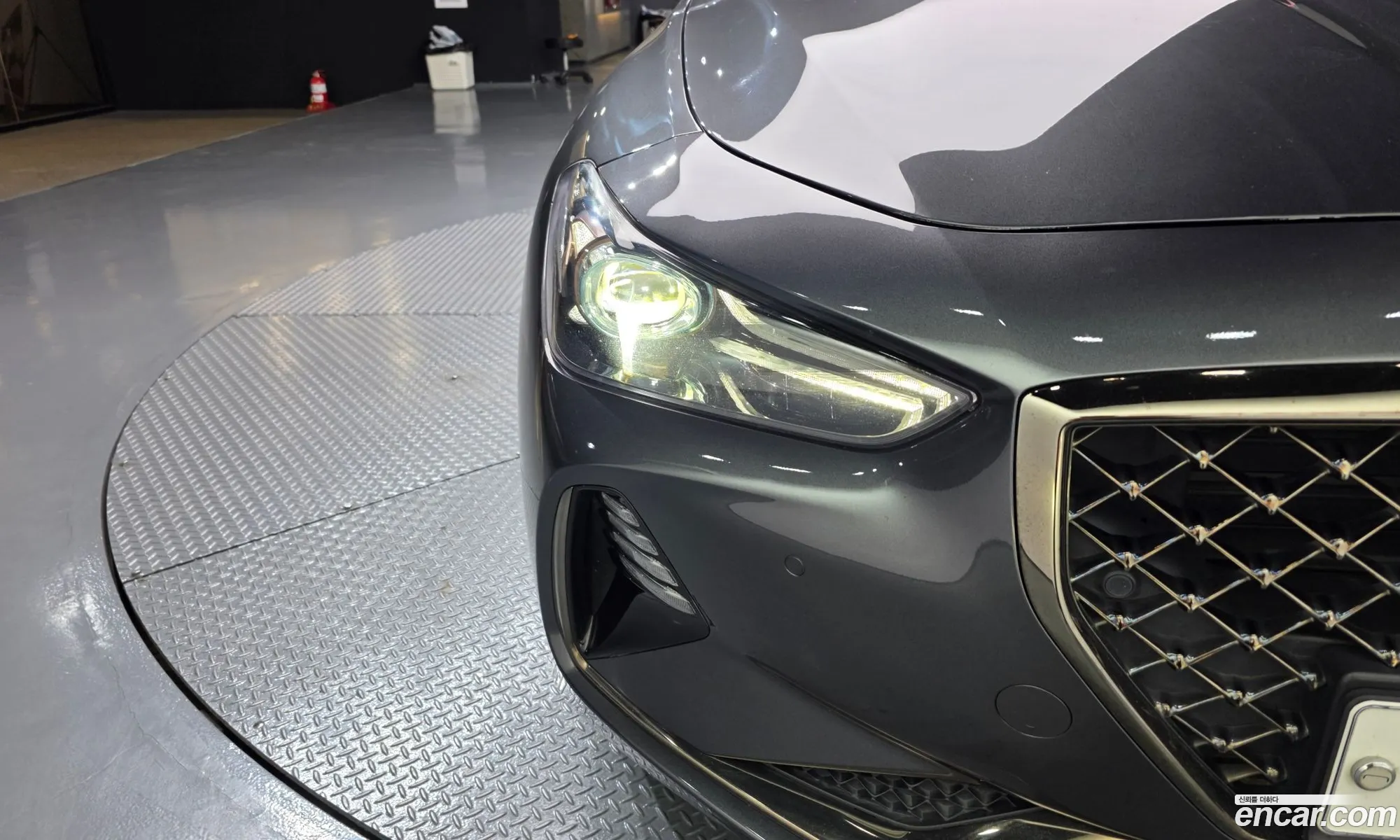 Genesis G70 2018 — 21