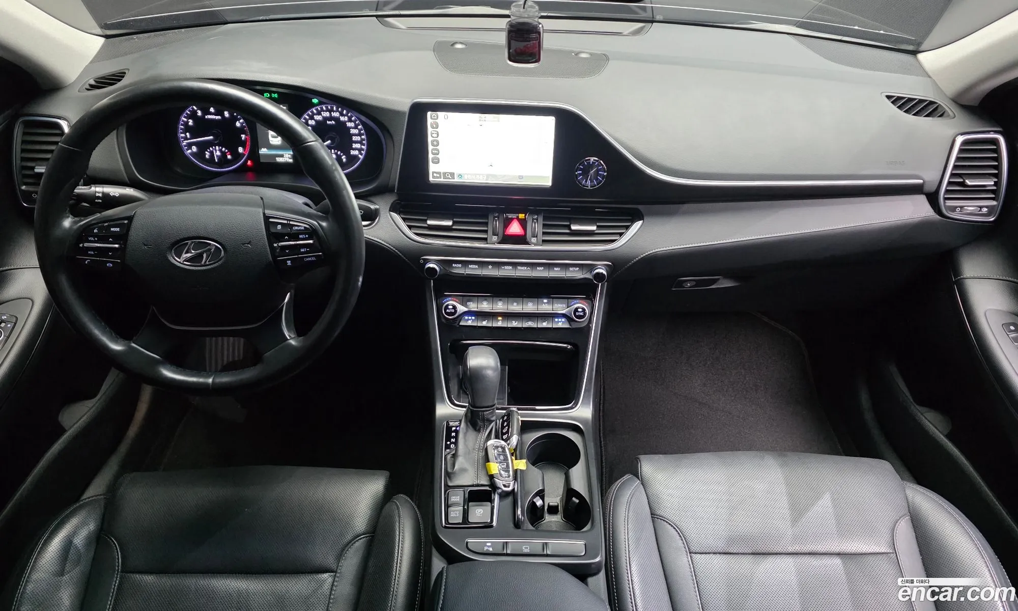 Hyundai Grandeur IG 2018 — 23
