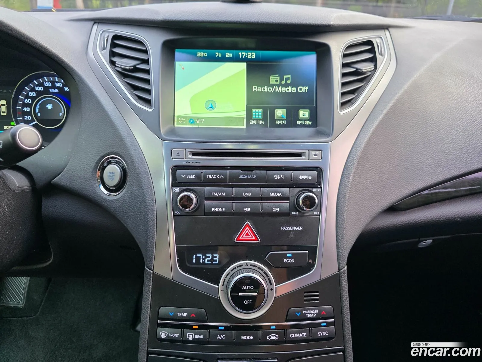 Hyundai Grandeur HG Hybrid 2015 — 17