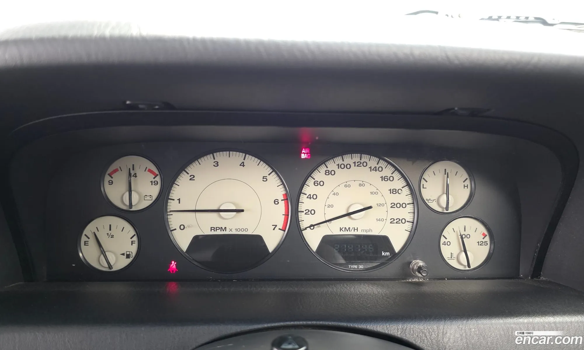Jeep Grand Cherokee 2002 1J8GW58N52C239807 — 4