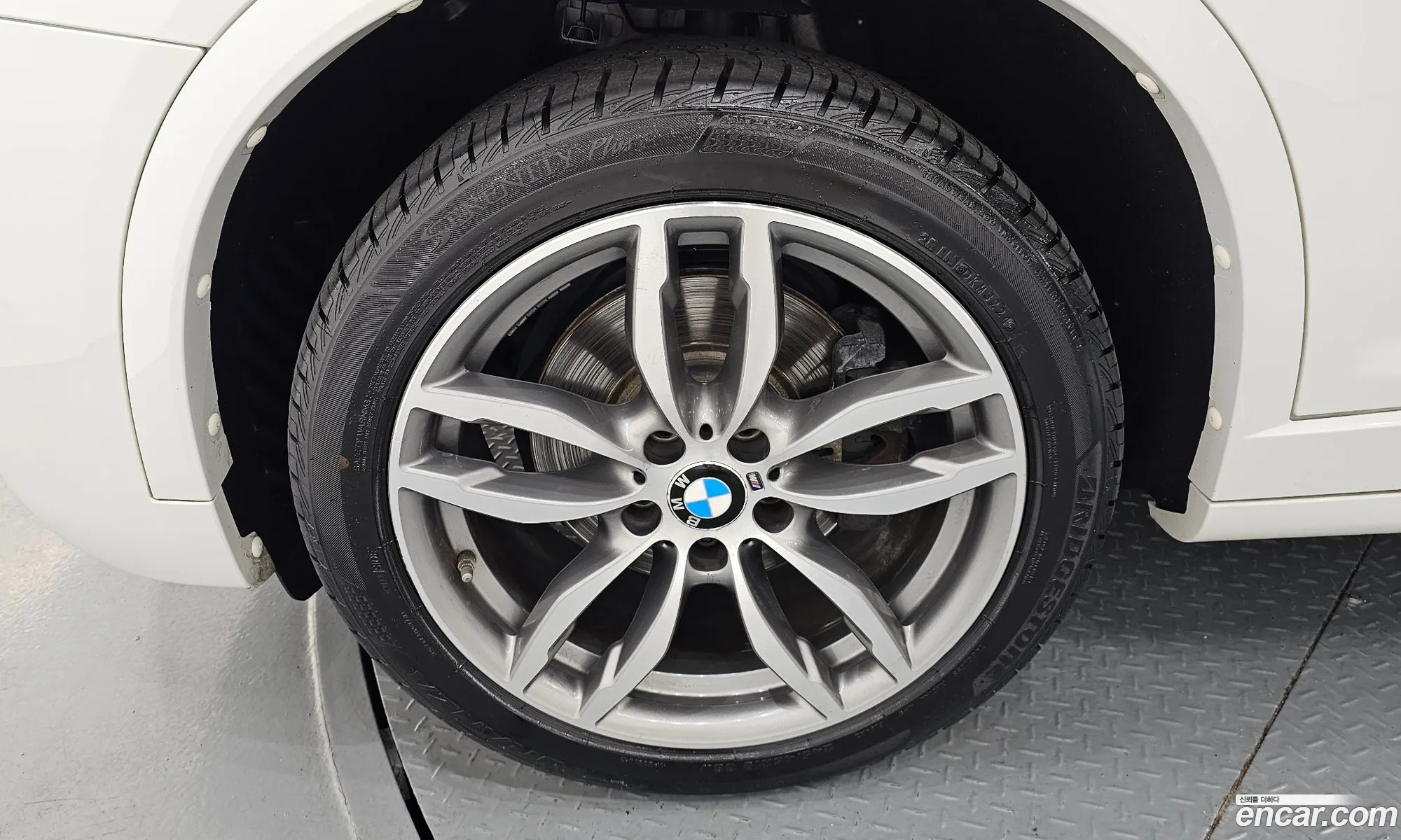 BMW X3 2016 WBAWZ5103G0M25859 — 8