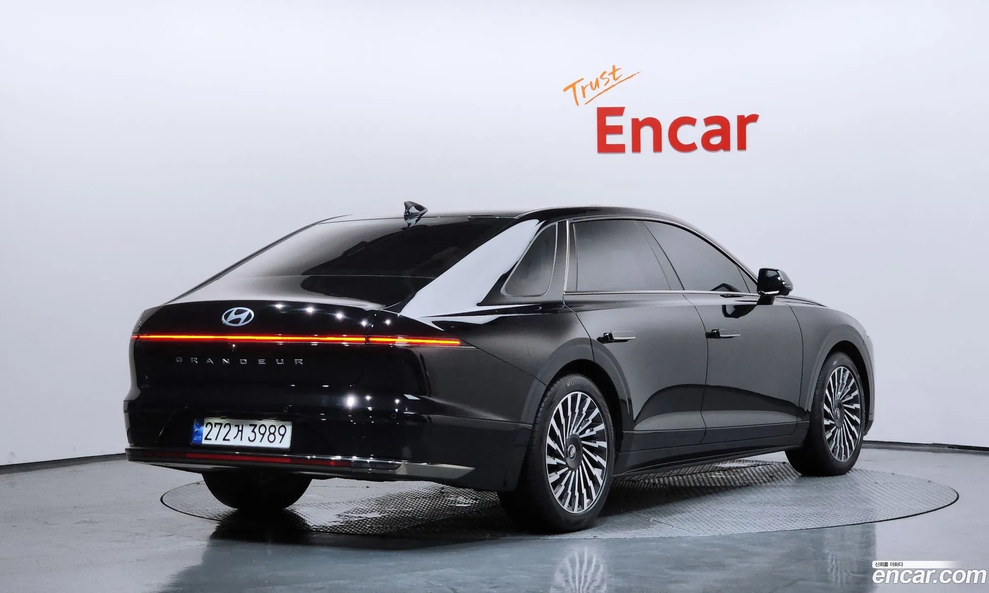 Hyundai Grandeur Hybrid 2023 — 19