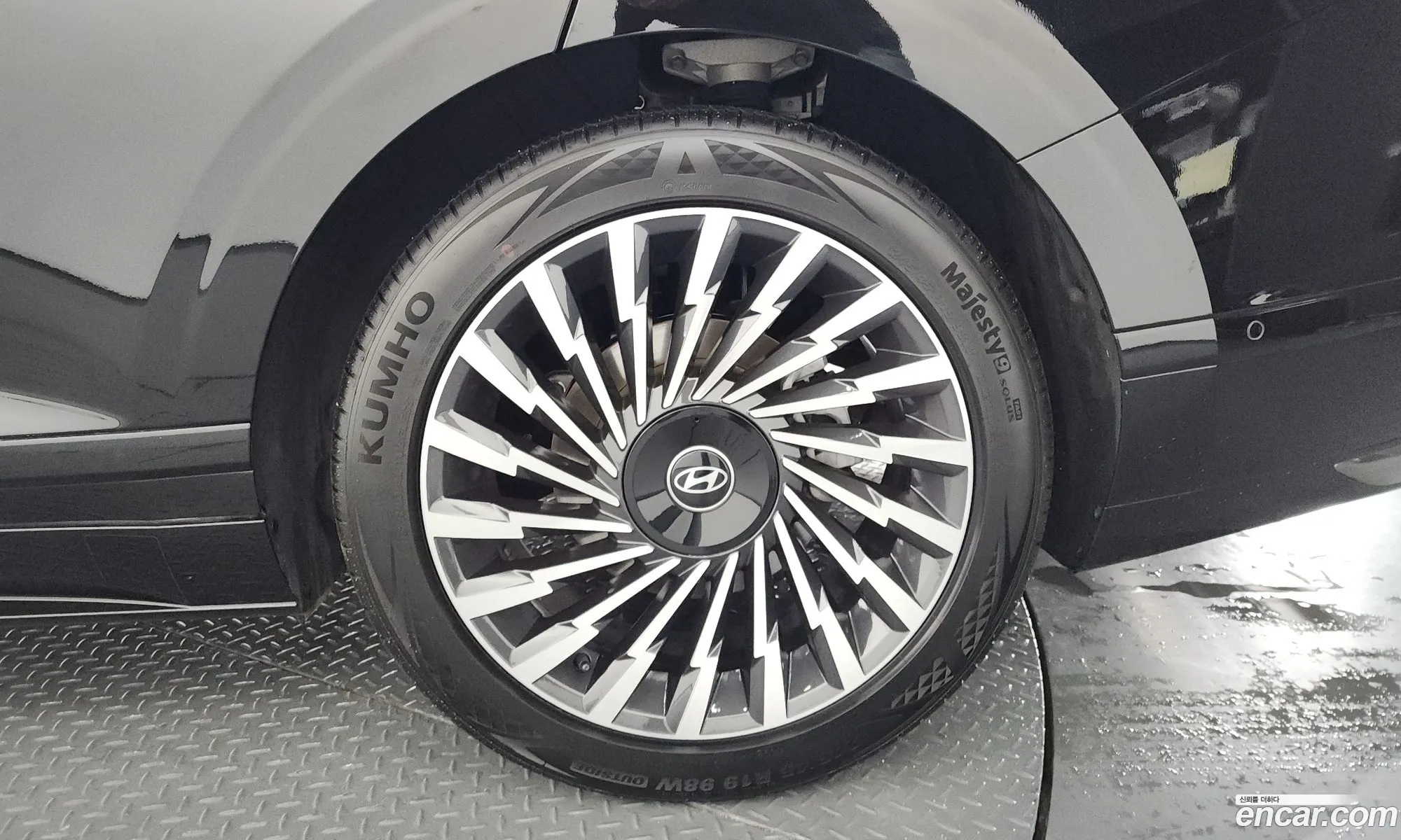 Hyundai Grandeur Hybrid 2023 — 16