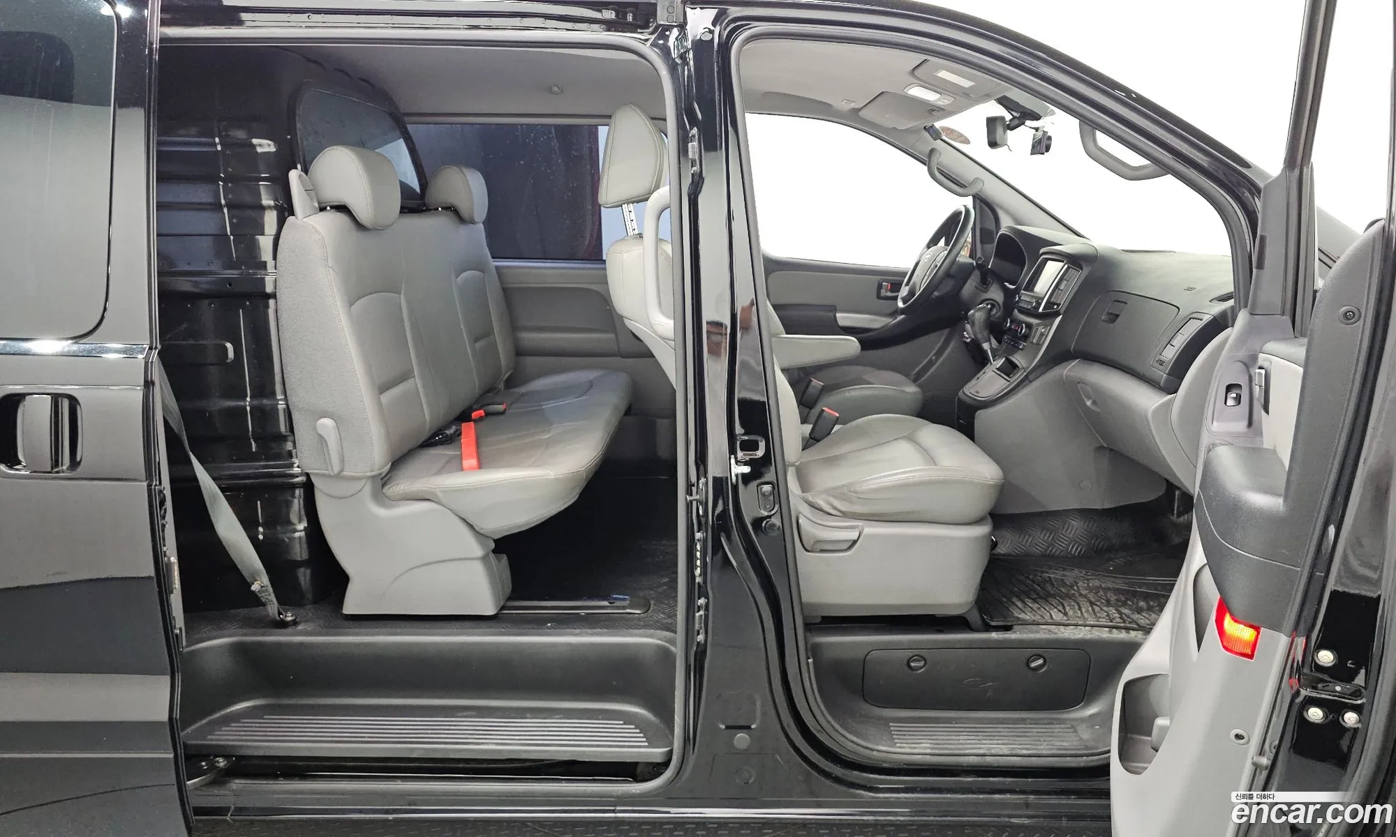 Hyundai Grand Starex 2020 — 14