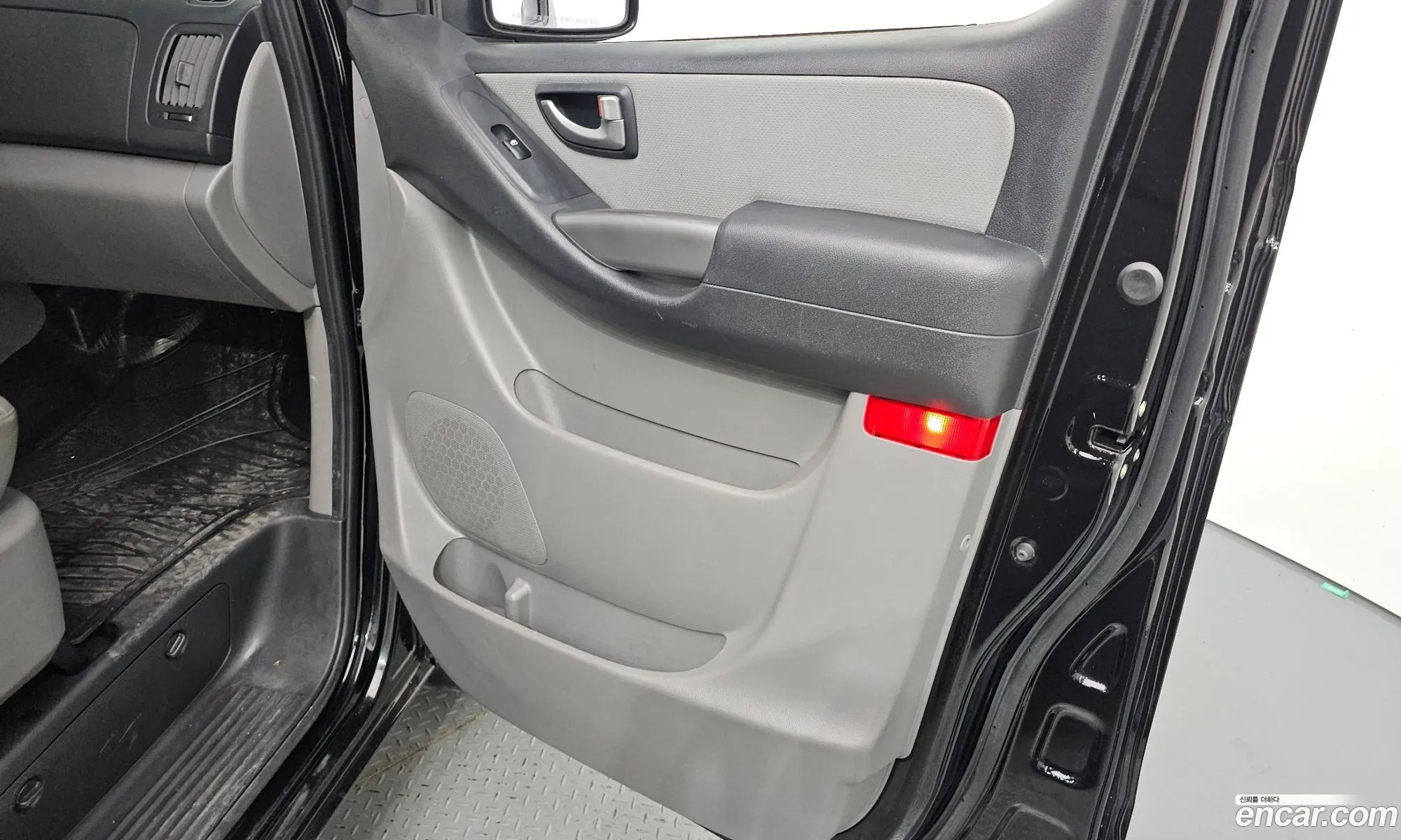 Hyundai Grand Starex 2020 — 27