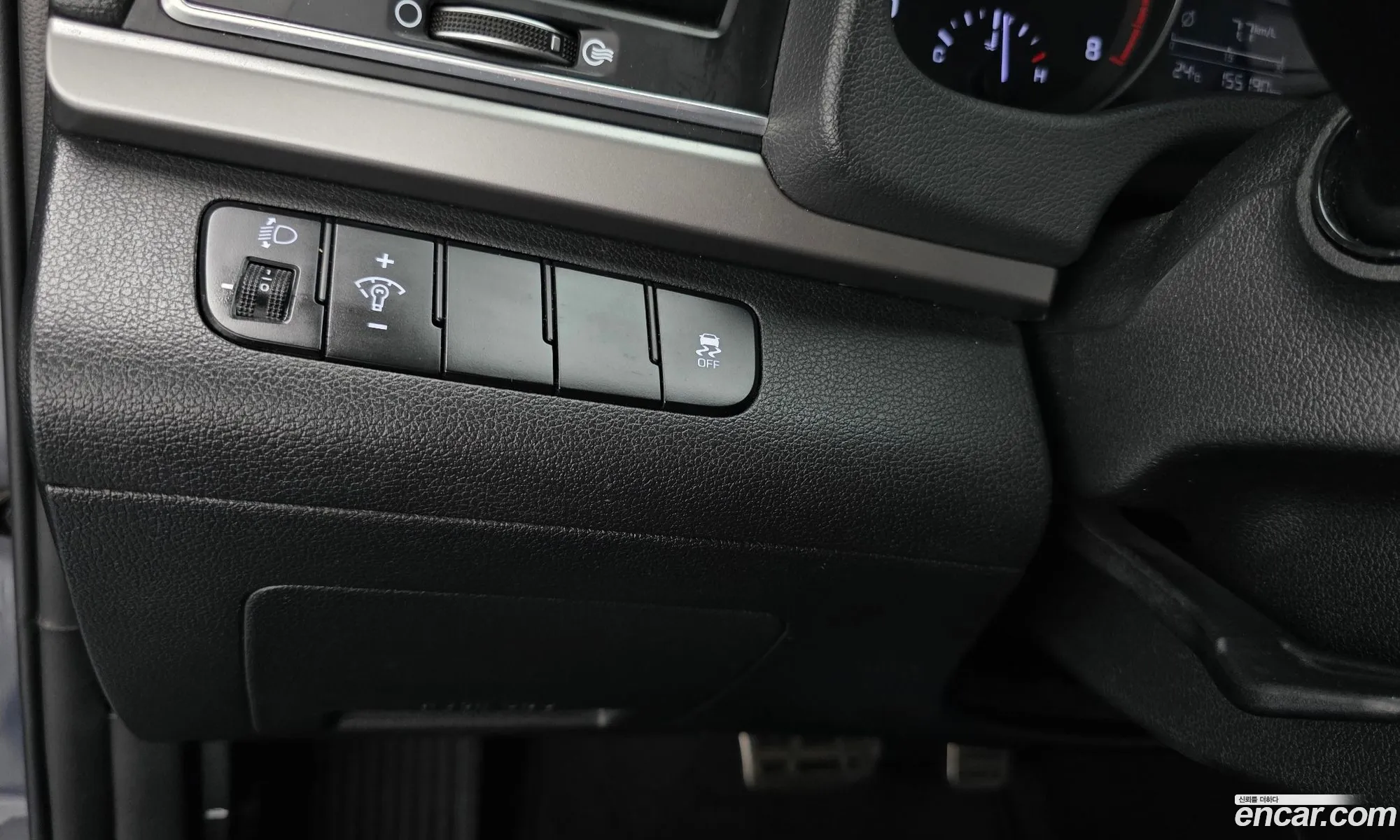 Hyundai Elantra AD 2016 — 16