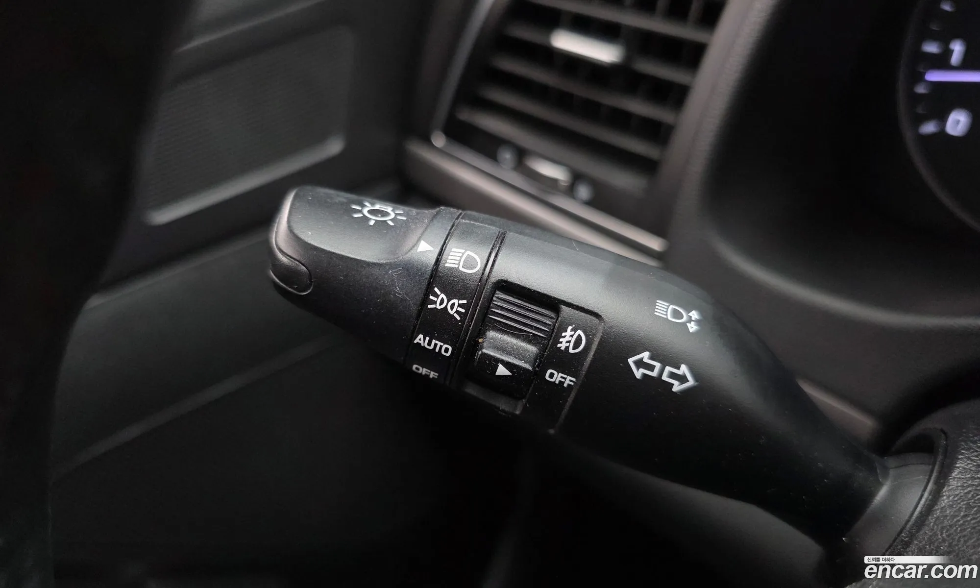 Hyundai Elantra AD 2016 — 23