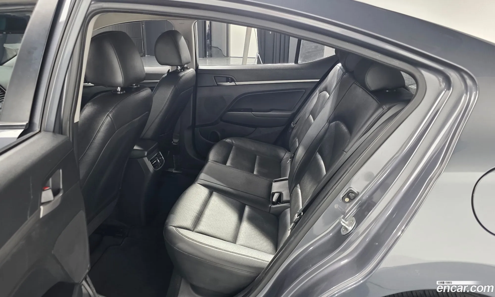 Hyundai Elantra AD 2016 — 17
