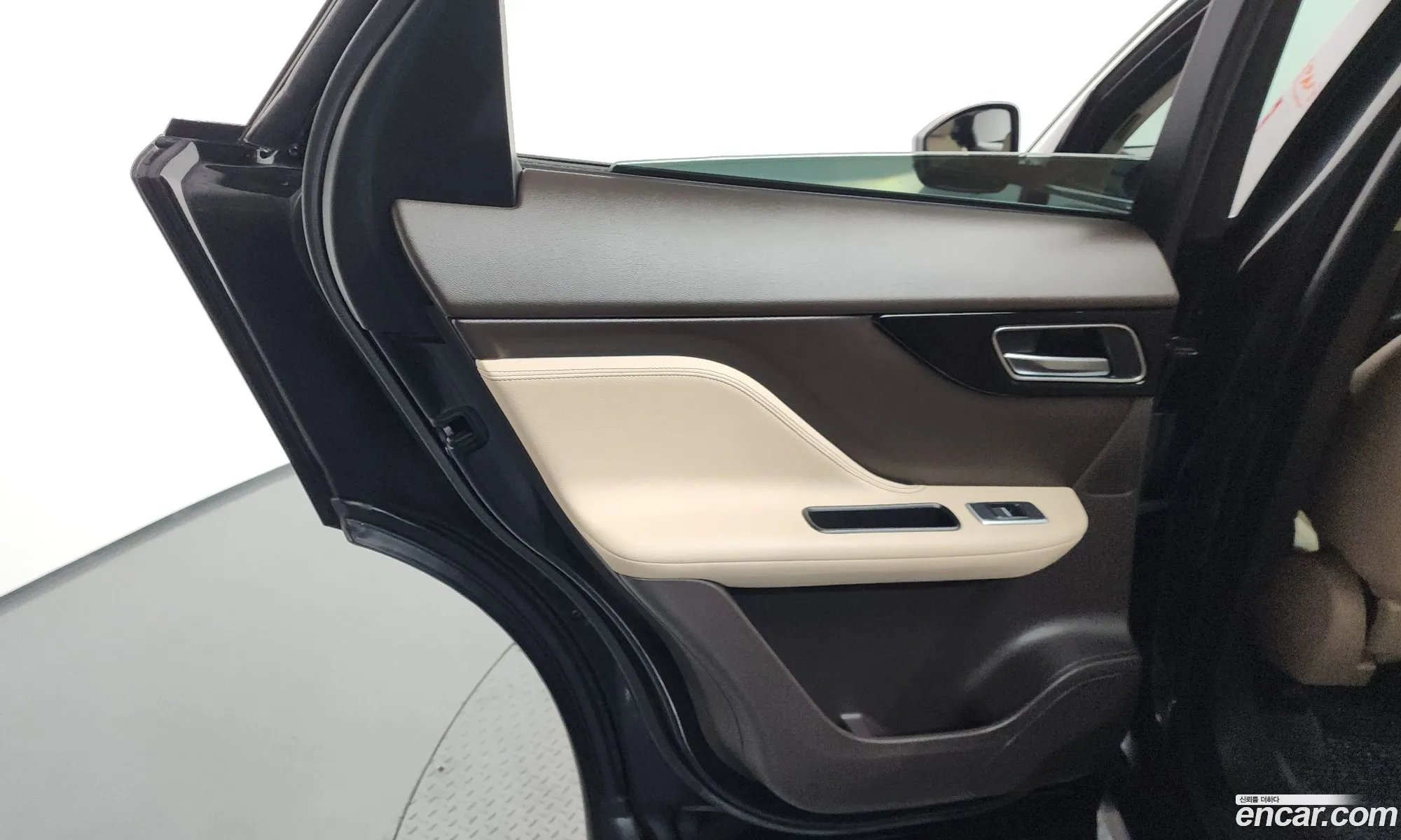 Jaguar F-Pace 2018 SADCA2BN8JA236572 — 13