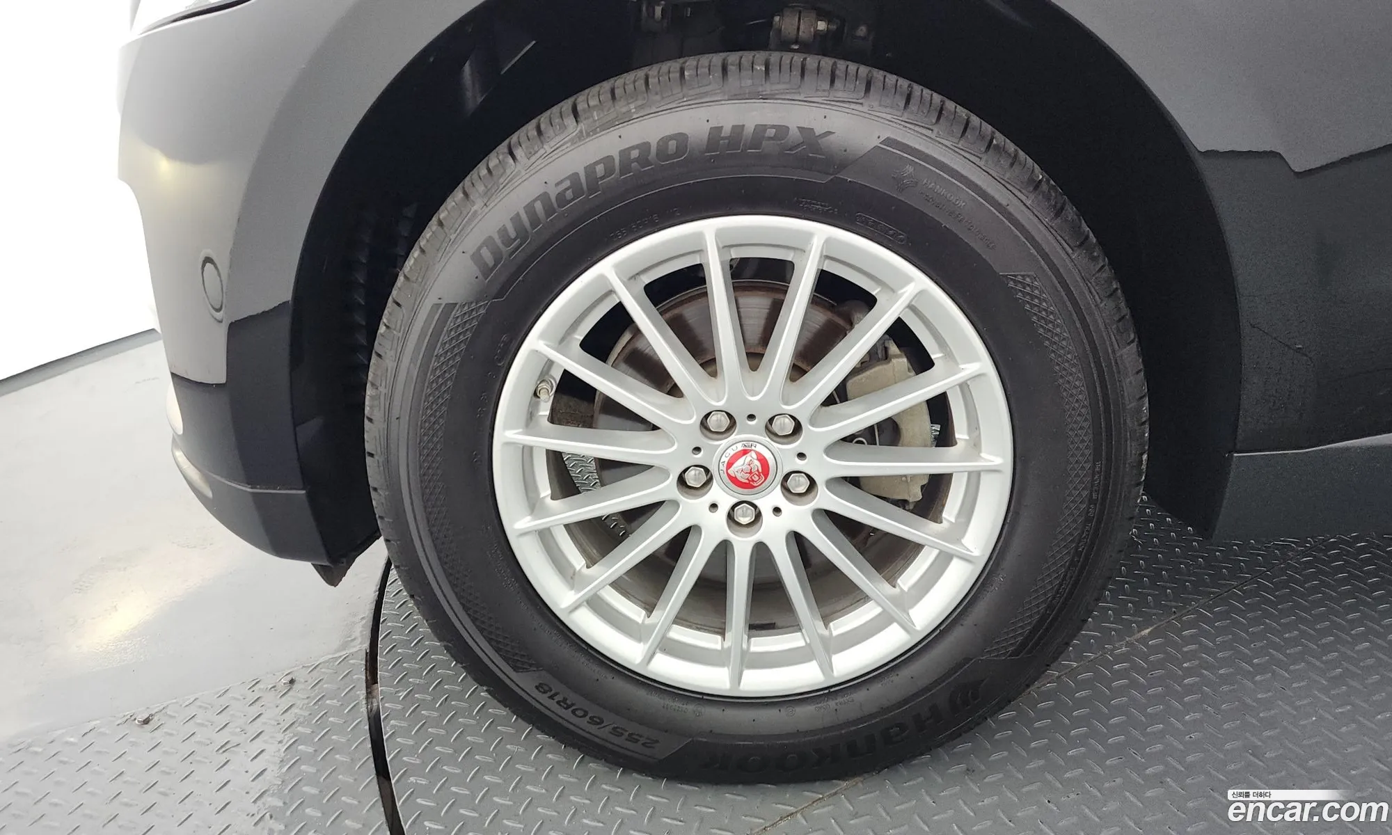 Jaguar F-Pace 2018 SADCA2BN8JA236572 — 17