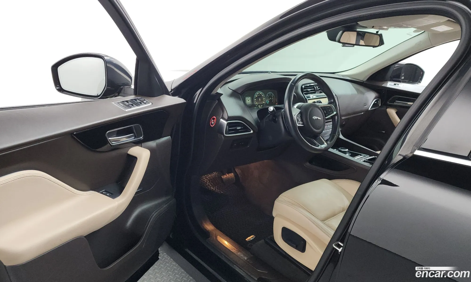 Jaguar F-Pace 2018 SADCA2BN8JA236572 — 28