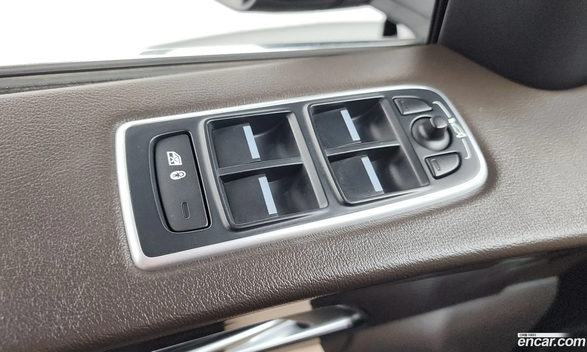 Jaguar F-Pace 2018 SADCA2BN8JA236572 — 33