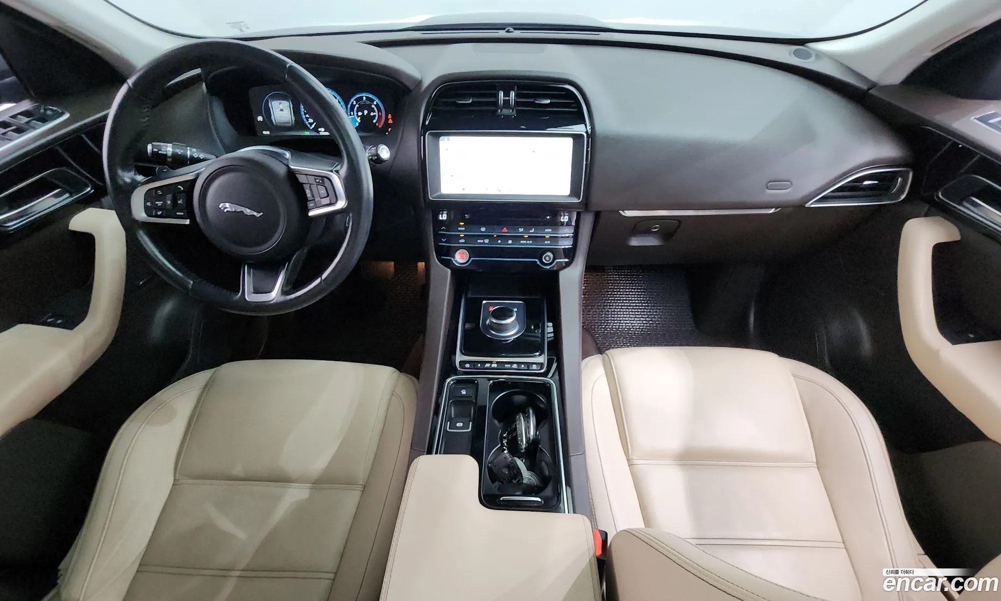 Jaguar F-Pace 2018 SADCA2BN8JA236572 — 27