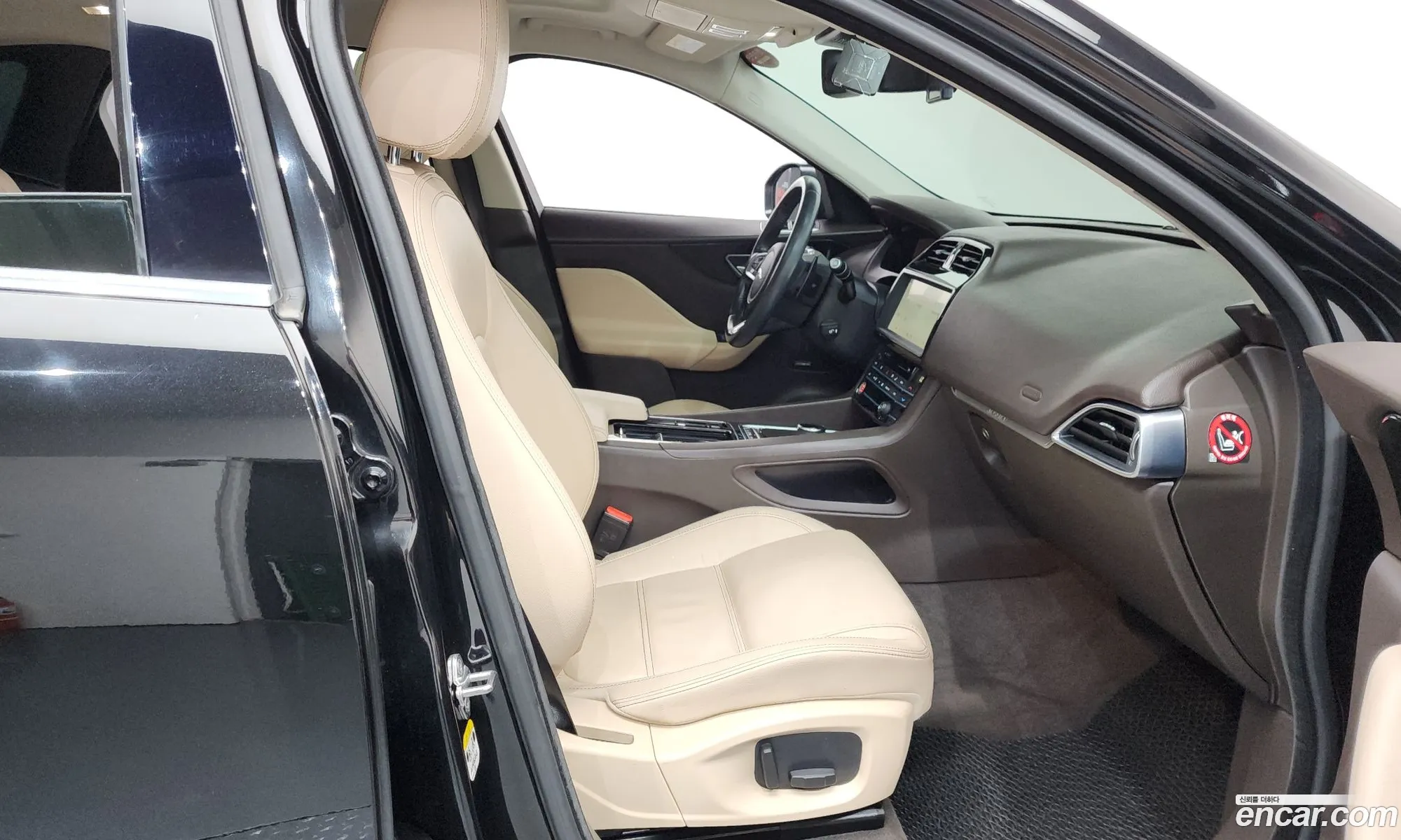 Jaguar F-Pace 2018 SADCA2BN8JA236572 — 4