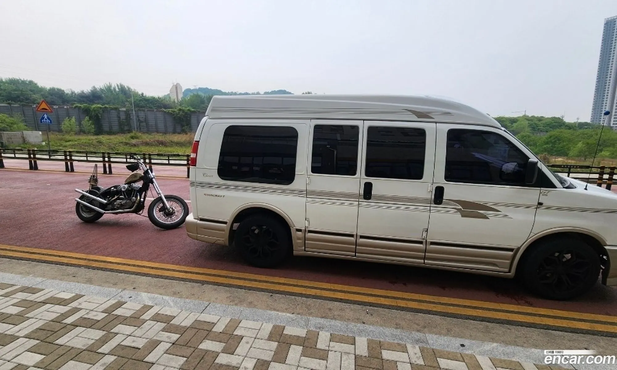 Chevrolet Chevy Van 2003 — 9