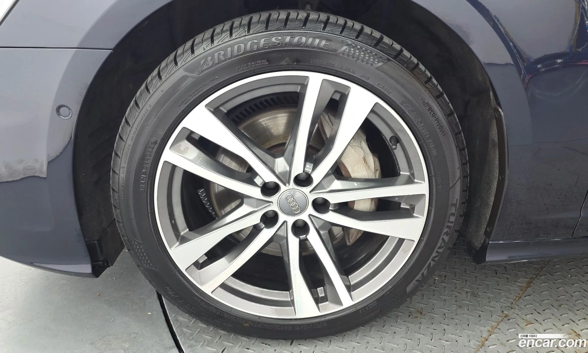 Audi A6 2021 WAUZZZF22MN006429 — 26
