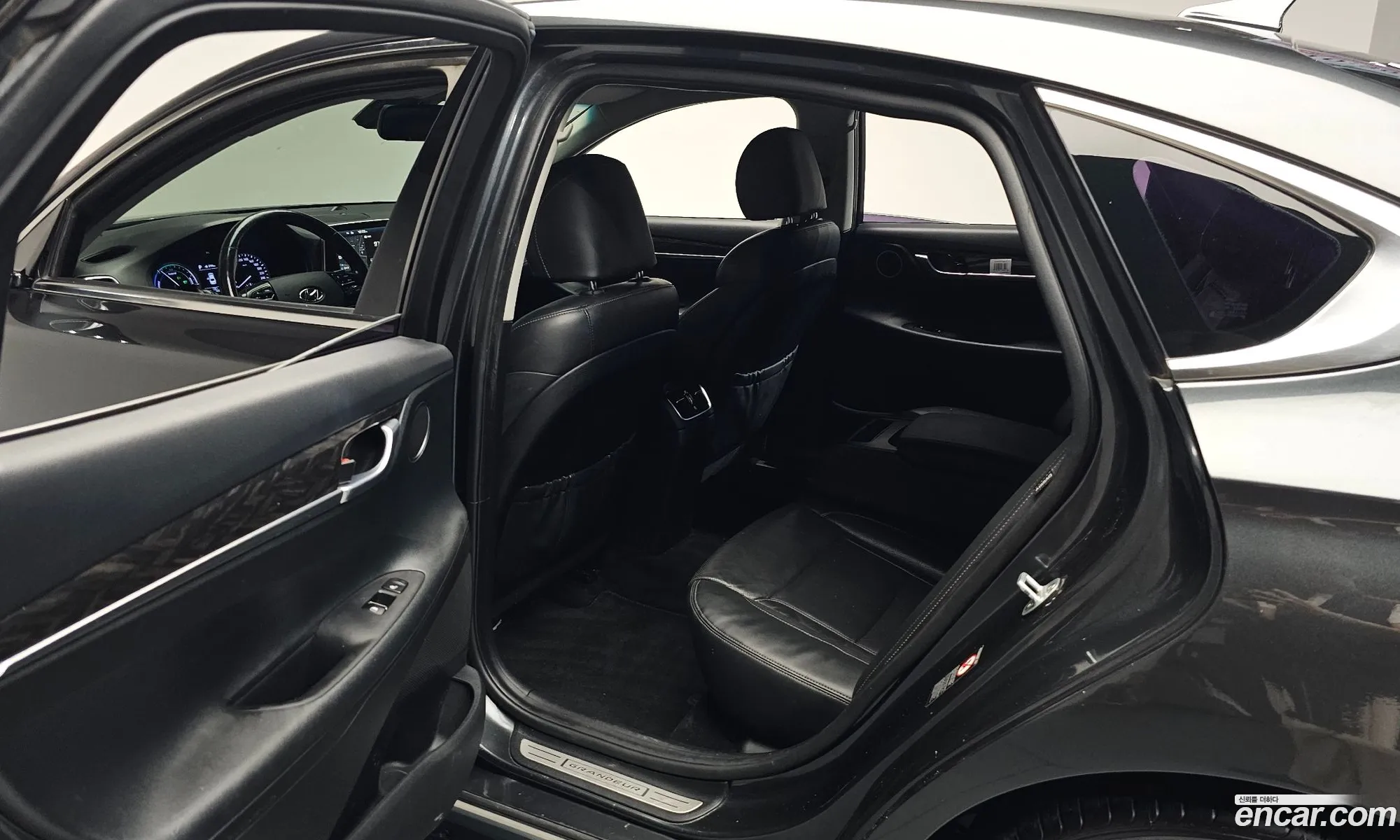 Hyundai Grandeur IG Hybrid 2019 — 16
