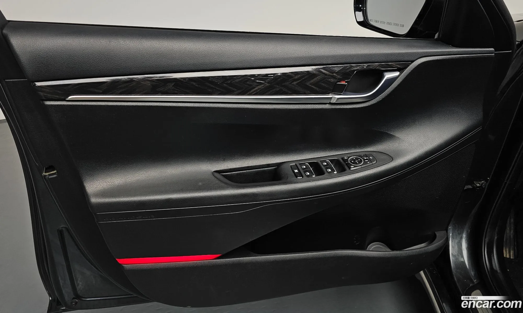 Hyundai Grandeur IG Hybrid 2019 — 28