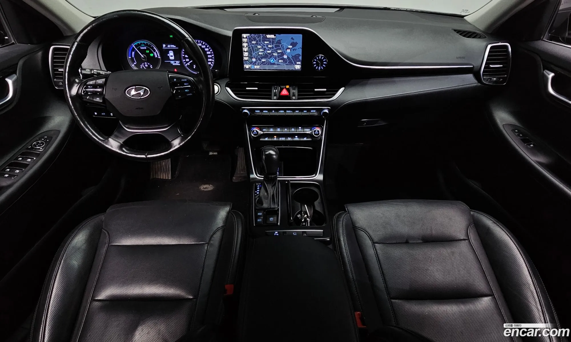 Hyundai Grandeur IG Hybrid 2019 — 3