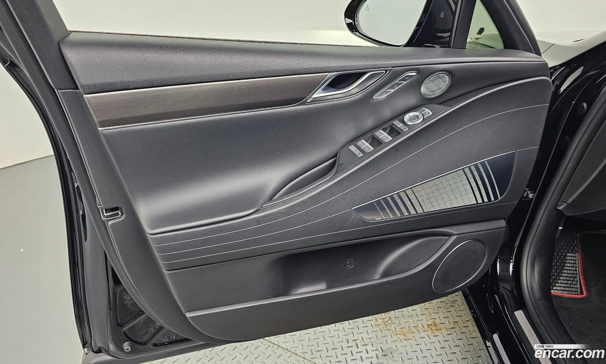 Genesis G80 2023 — 2