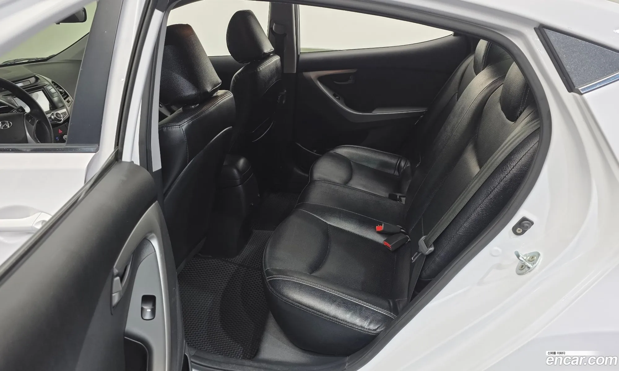 Hyundai Elantra 2015 — 19