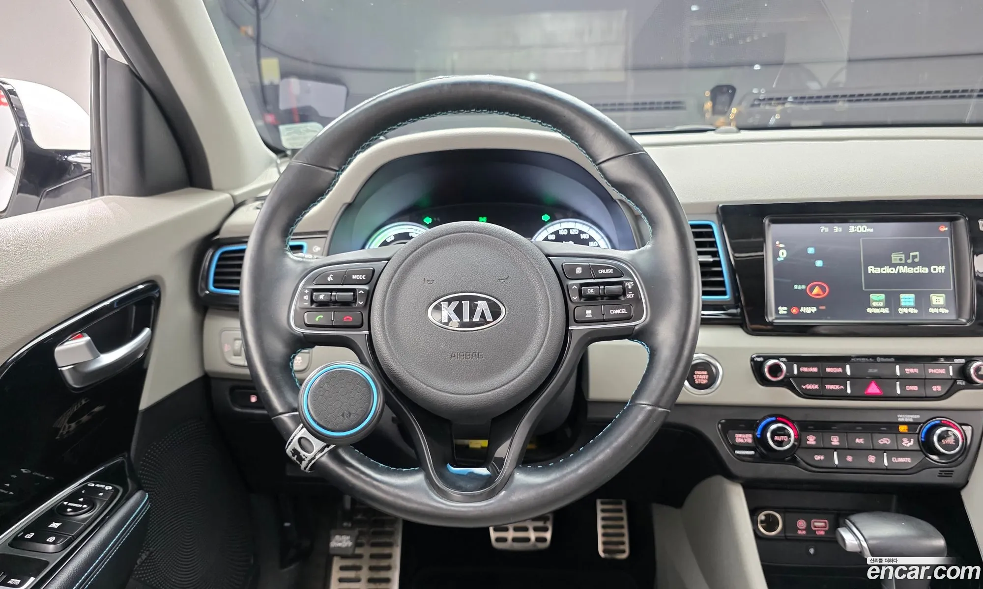 Kia Niro 2016 KNACC81CGHA023675 — 9