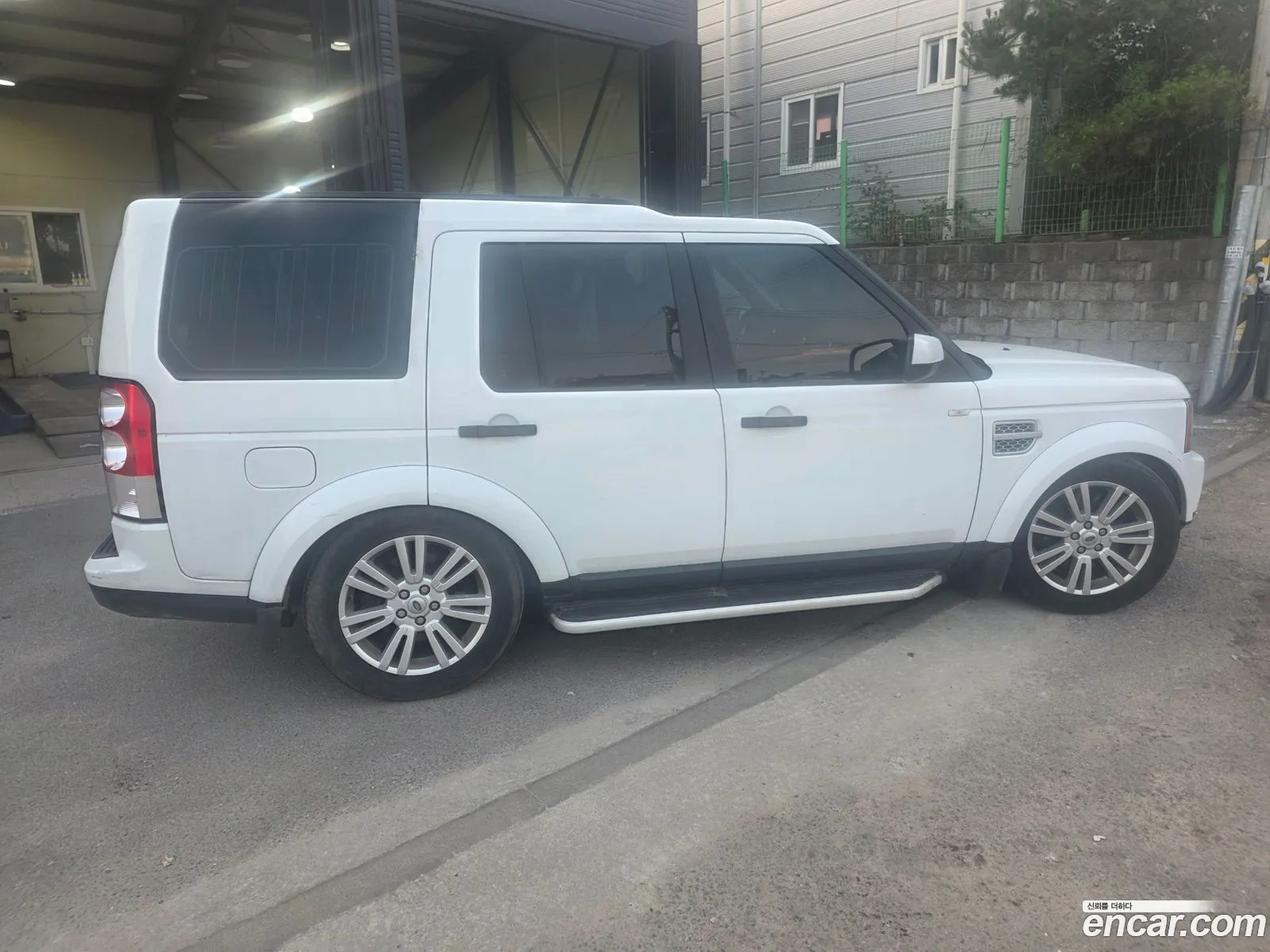 Land Rover Discovery 4