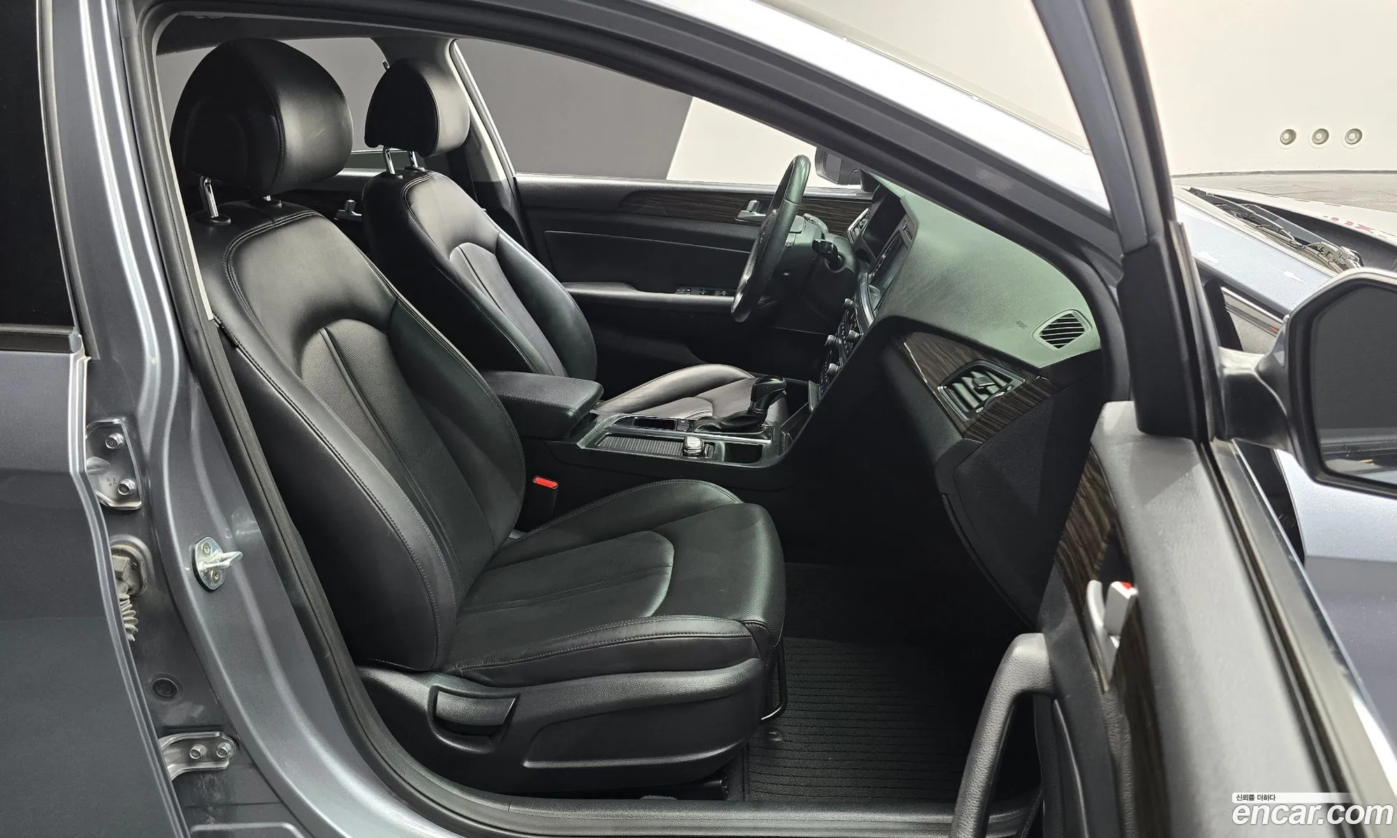 Hyundai LF Sonata 2016 — 2