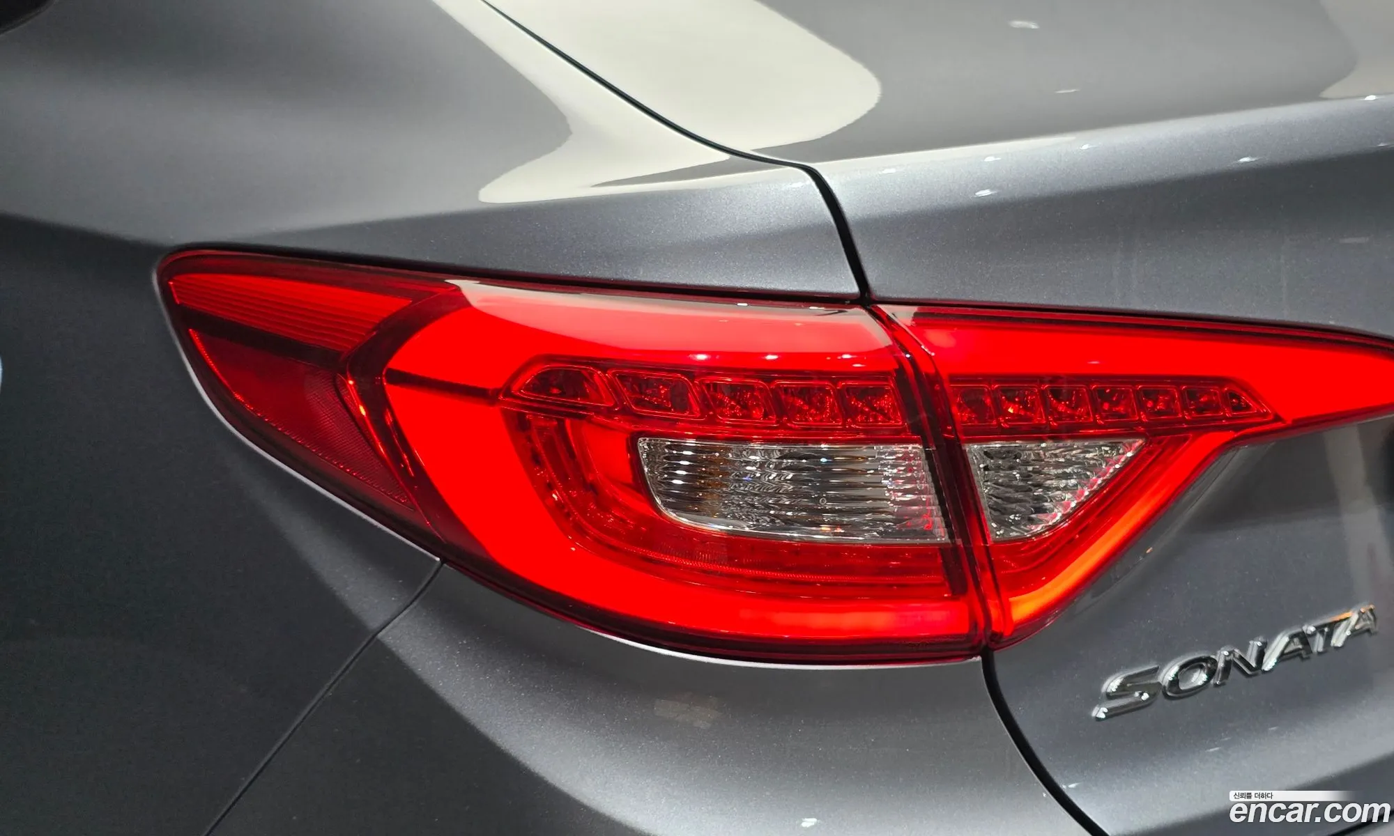 Hyundai LF Sonata 2016 — 25