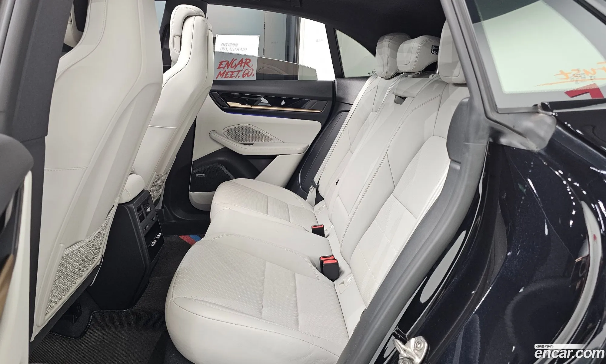 Porsche Macan EV 2025 WP1AB2XA3SL152067 — 18