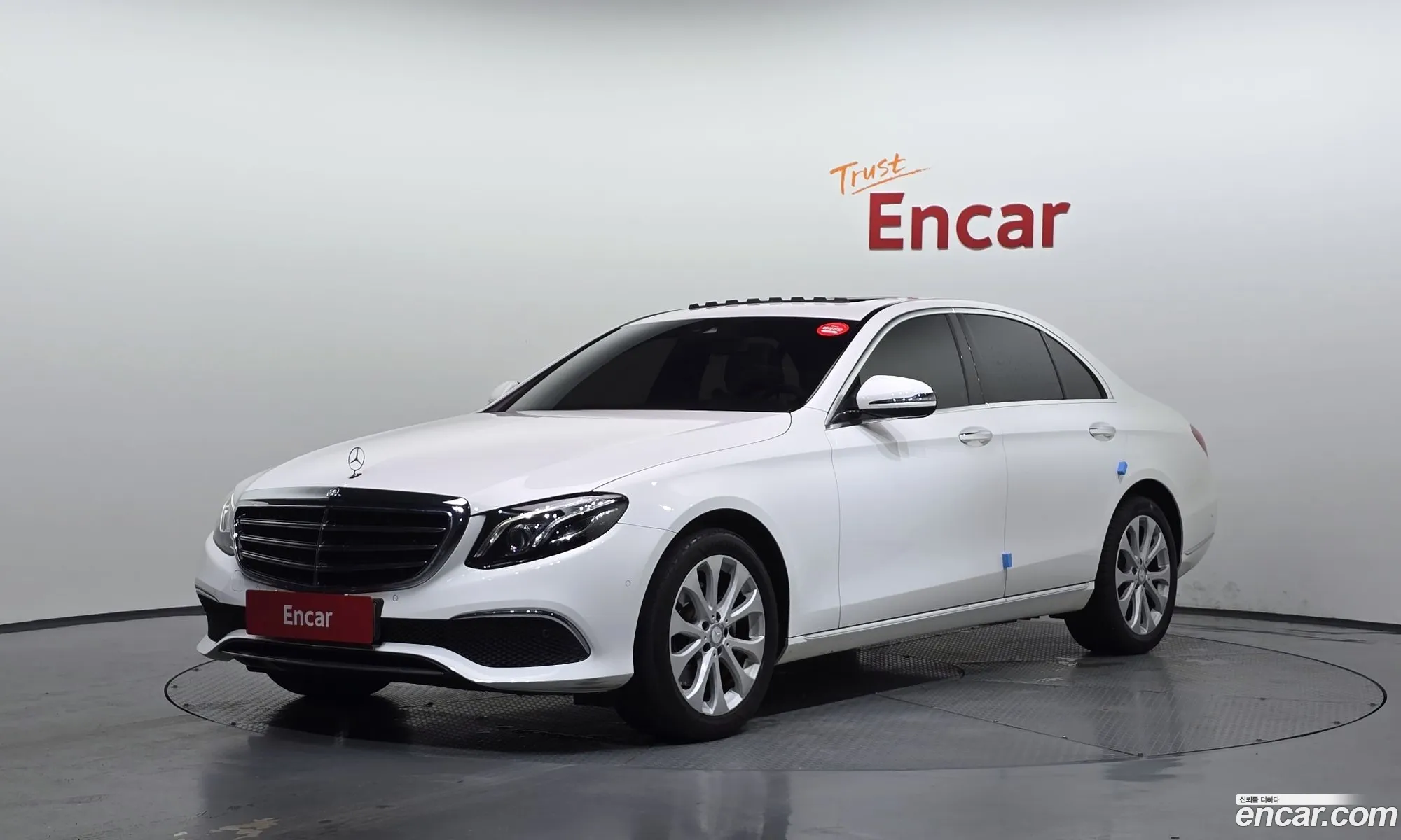 Mercedes-Benz E-Class W213 2016 WDDZF0EB1HA045167 — 4