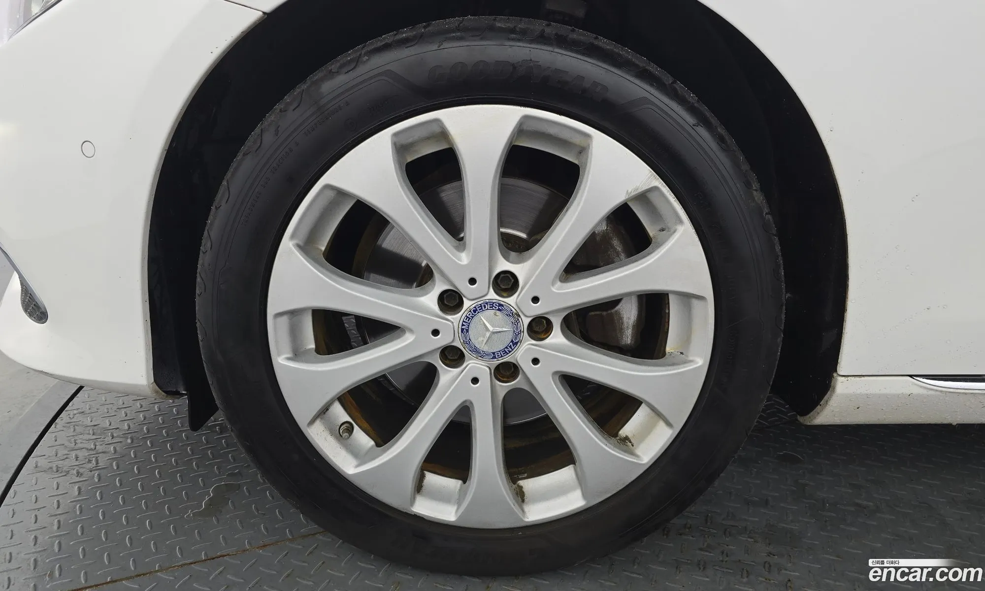 Mercedes-Benz E-Class W213 2016 WDDZF0EB1HA045167 — 12