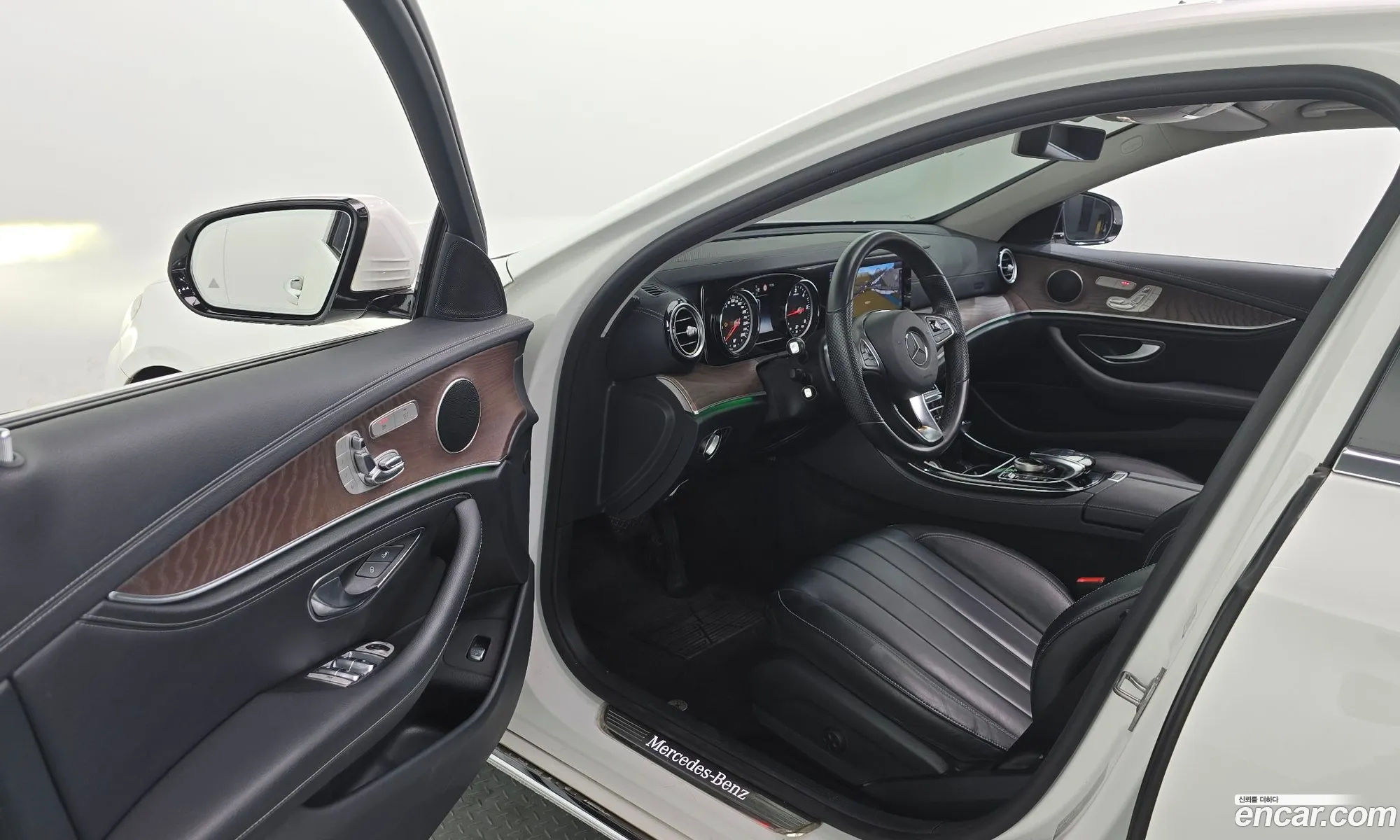 Mercedes-Benz E-Class W213 2016 WDDZF0EB1HA045167 — 5