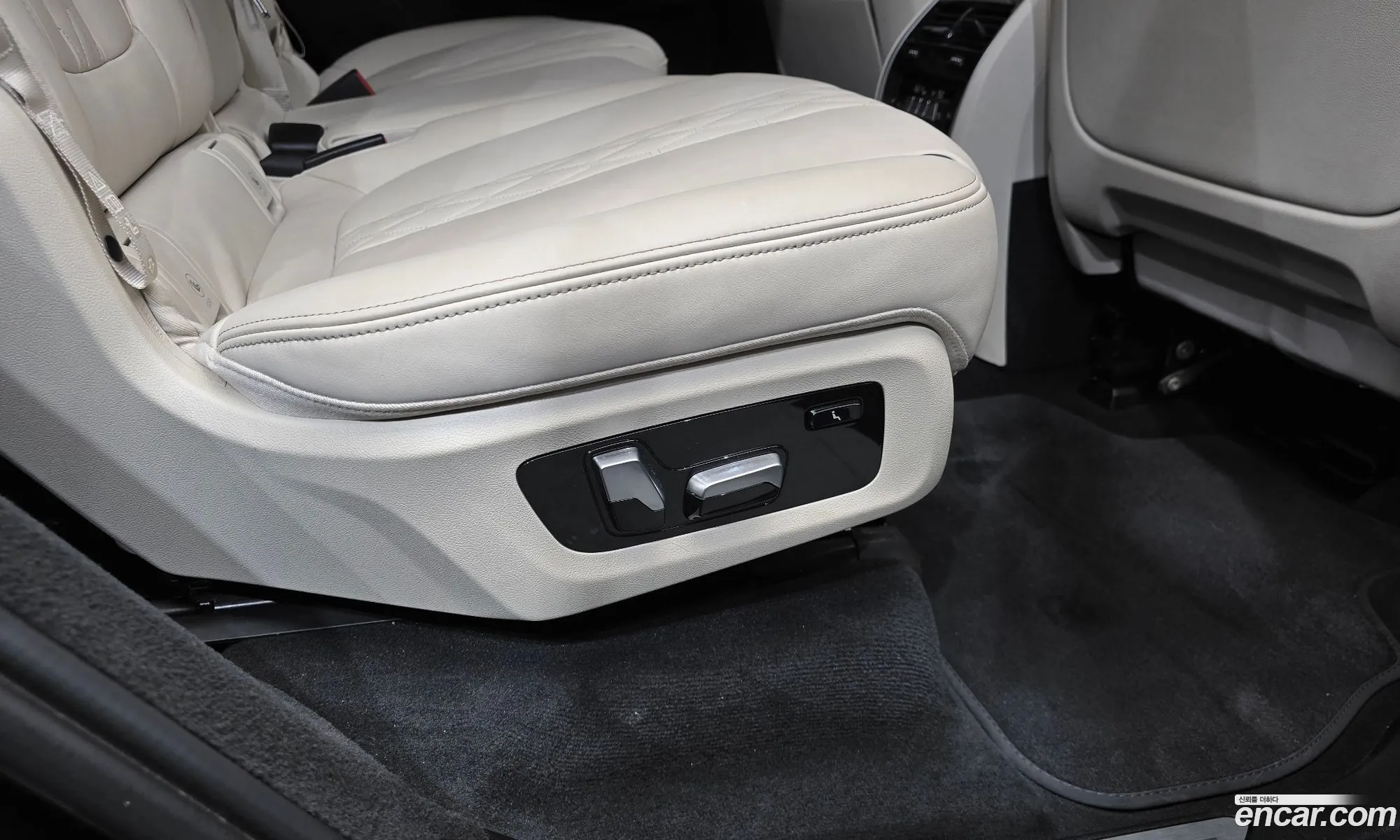 BMW X7 2022 WBATB4108N9K73264 — 29