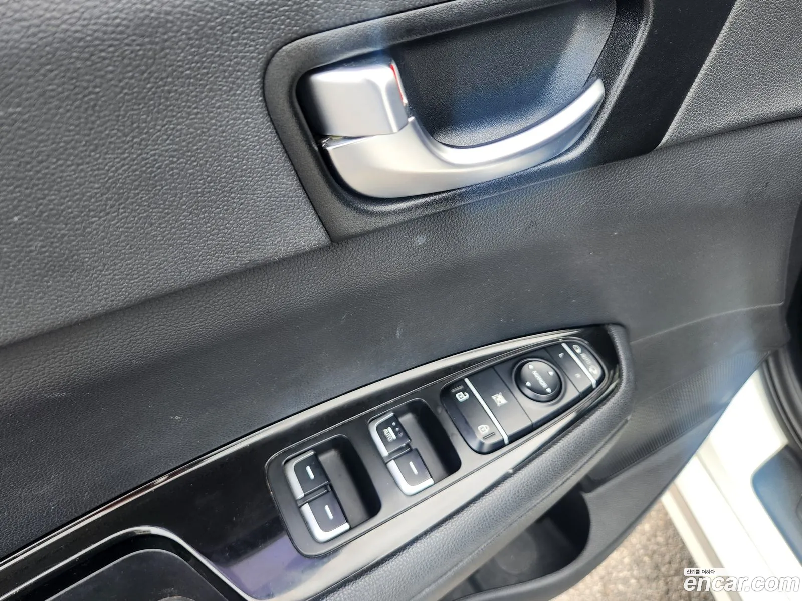 Kia K5 Hybrid 2016 — 14