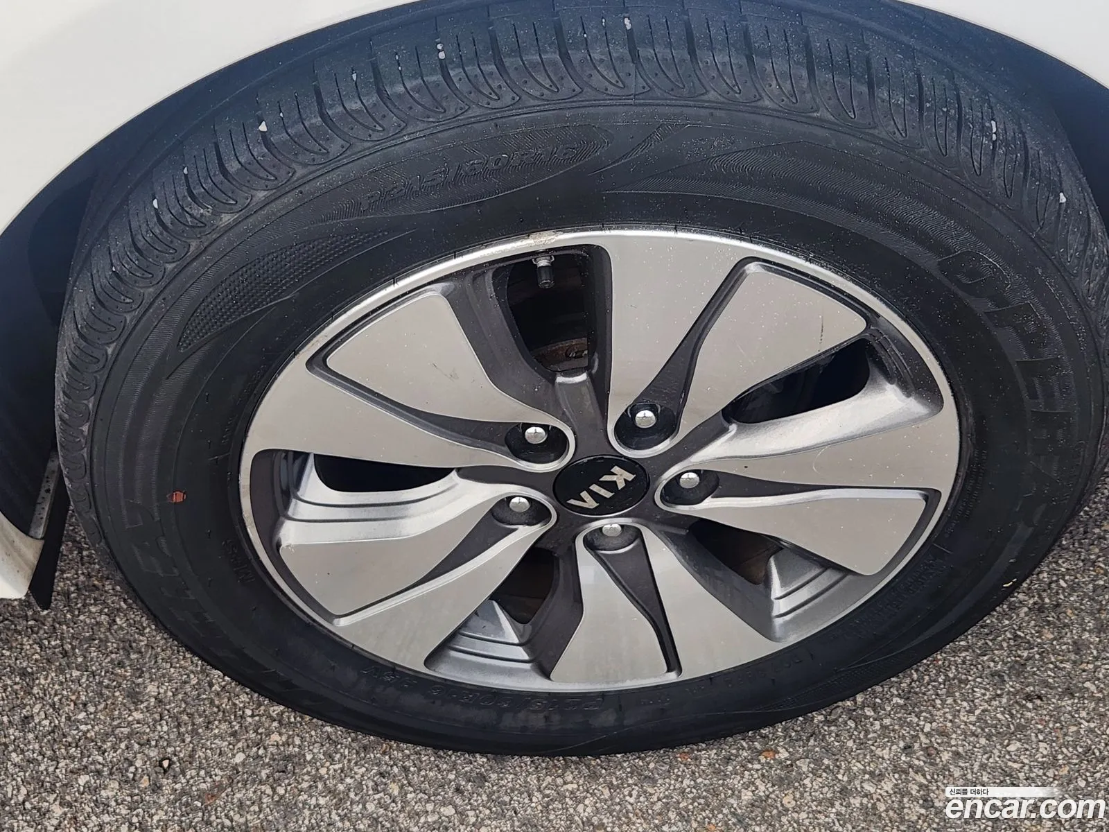 Kia K5 Hybrid 2016 — 11