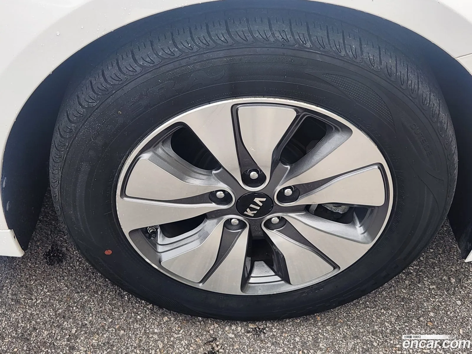 Kia K5 Hybrid 2016 — 12