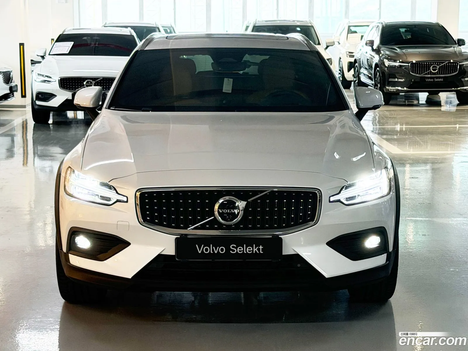 Volvo V60 Cross Country 2025 — 6